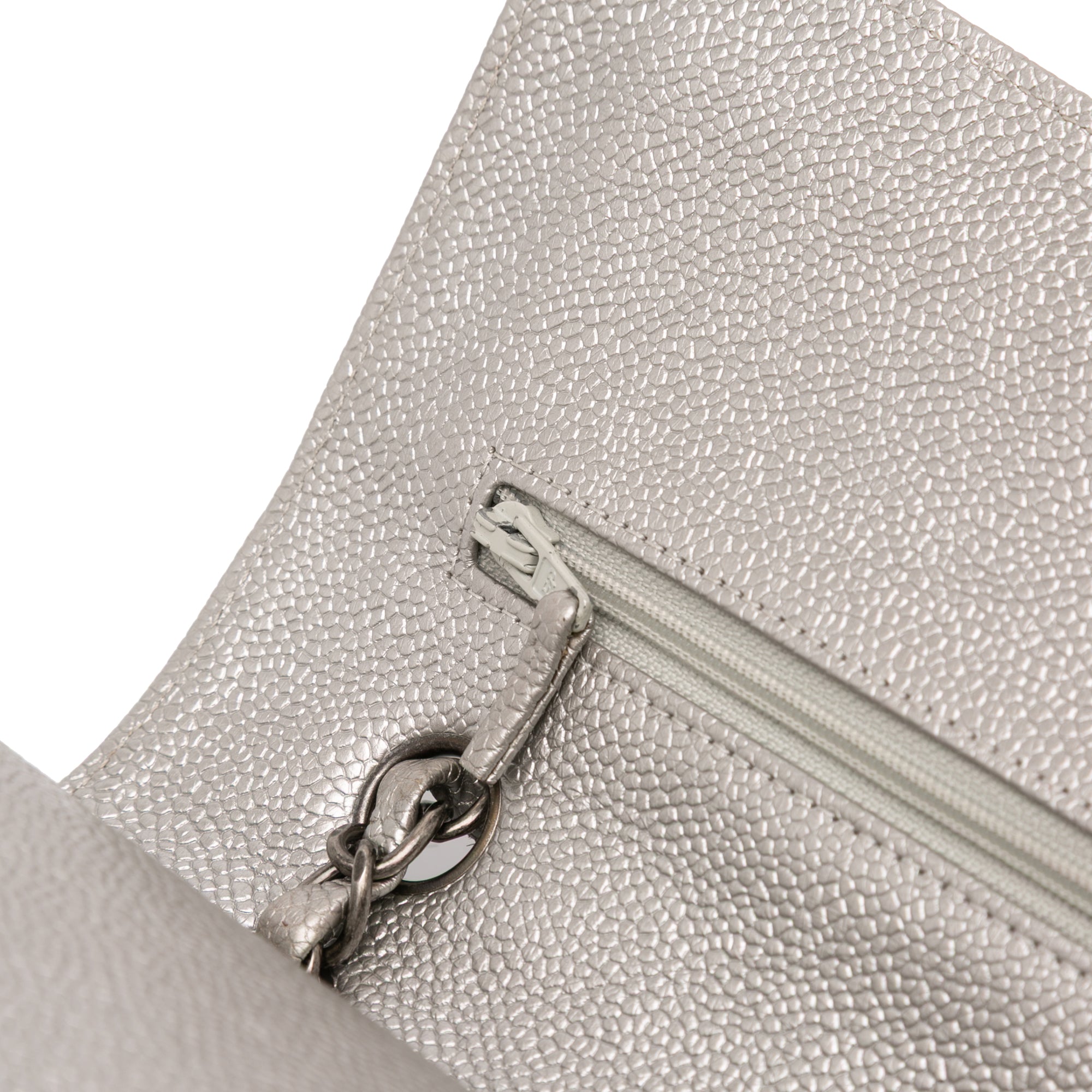 Medium Classic Iridescent Caviar Double Flap