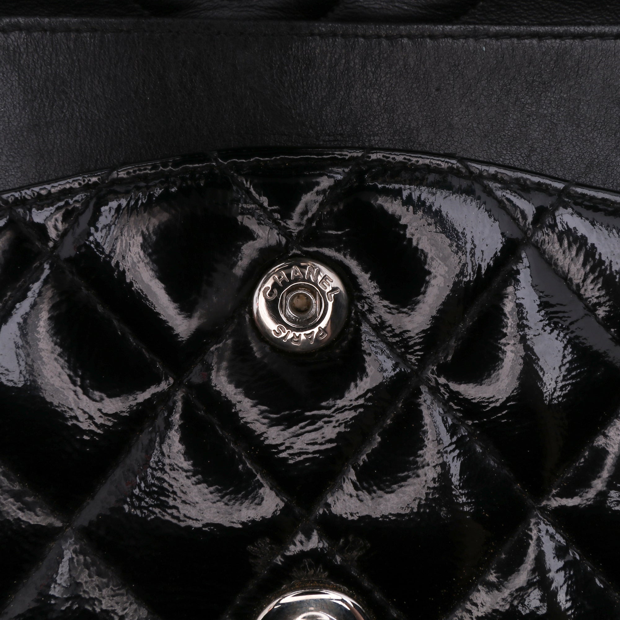 Medium Classic Patent Double Flap