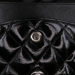 Medium Classic Patent Double Flap