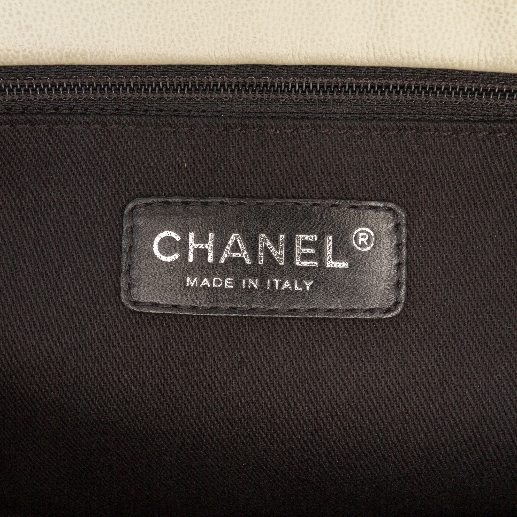 Quilted Calfskin Expandable Zip Yacht Flap