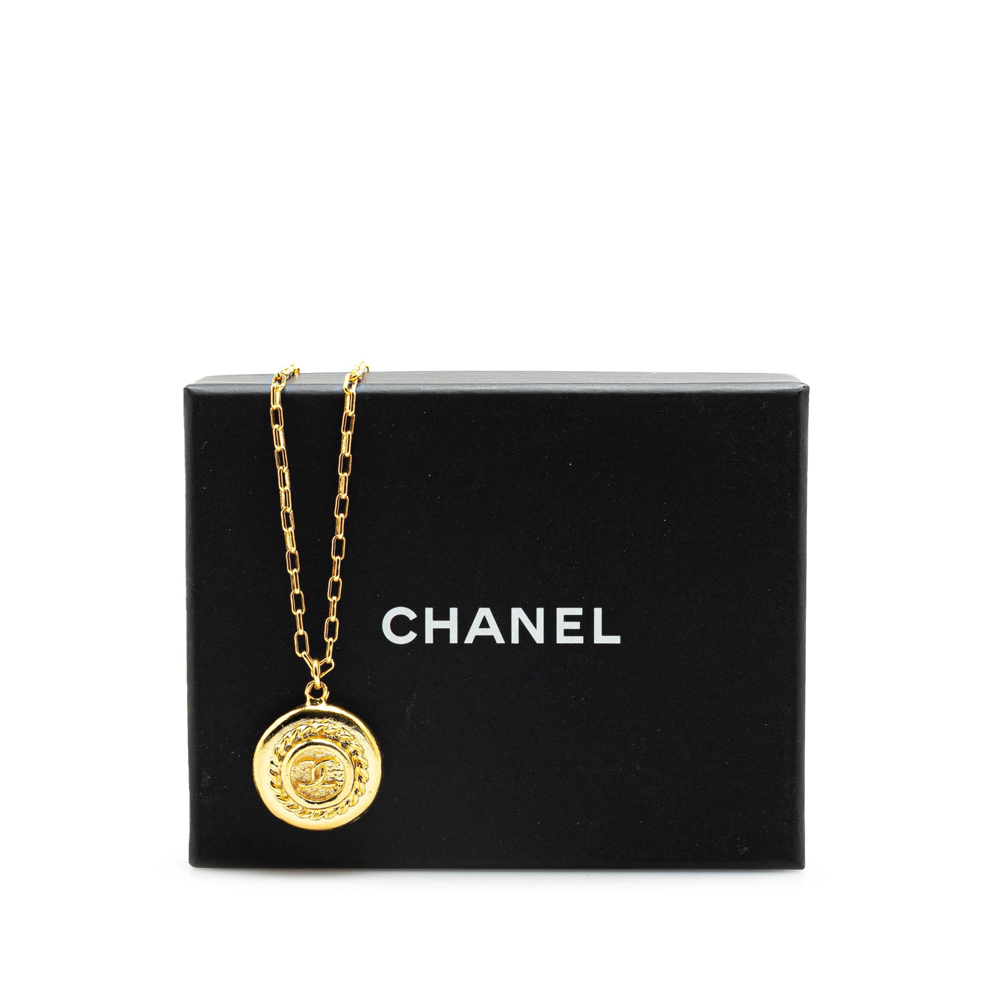 Gold Plated CC Round Pendant Necklace