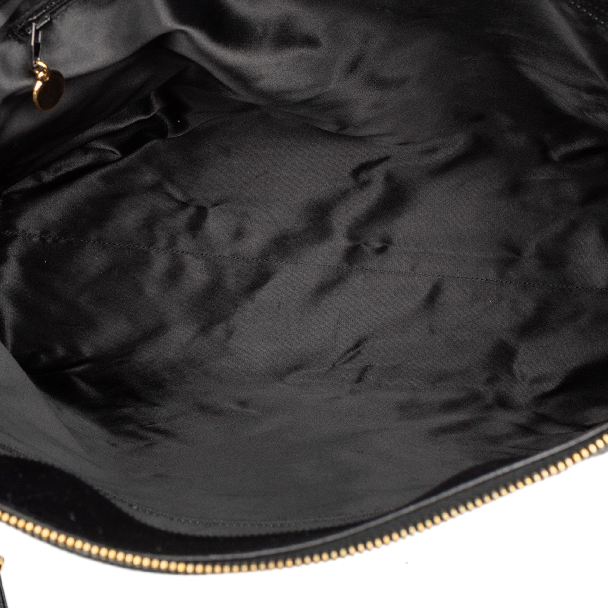 CC Caviar Shoulder Bag