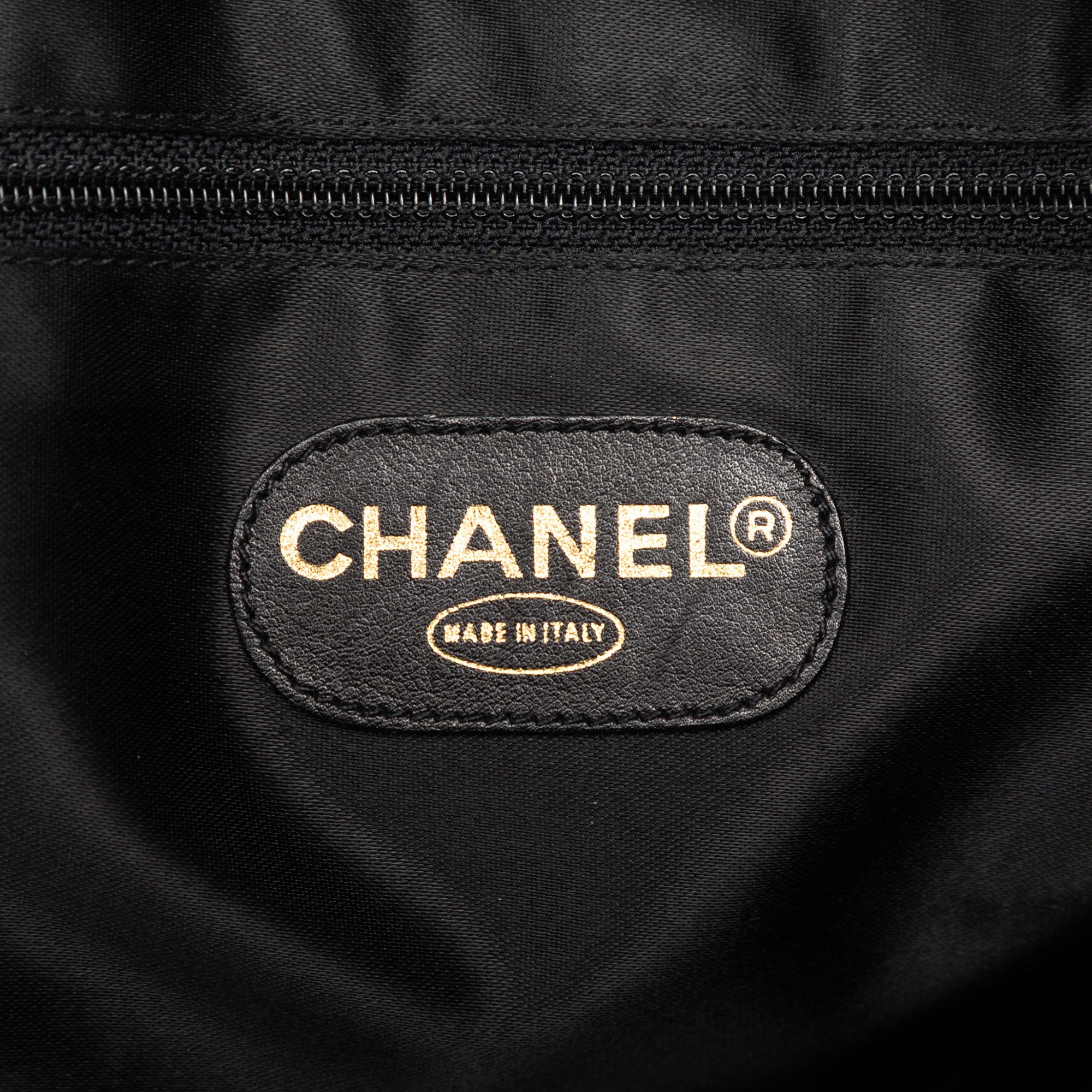 CC Caviar Shoulder Bag