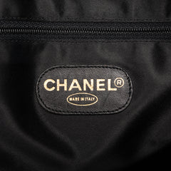 CC Caviar Shoulder Bag