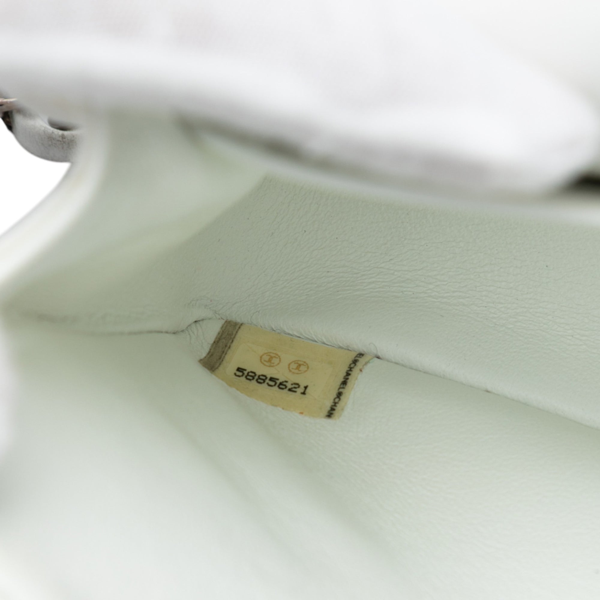 Medium Classic Lambskin Double Flap