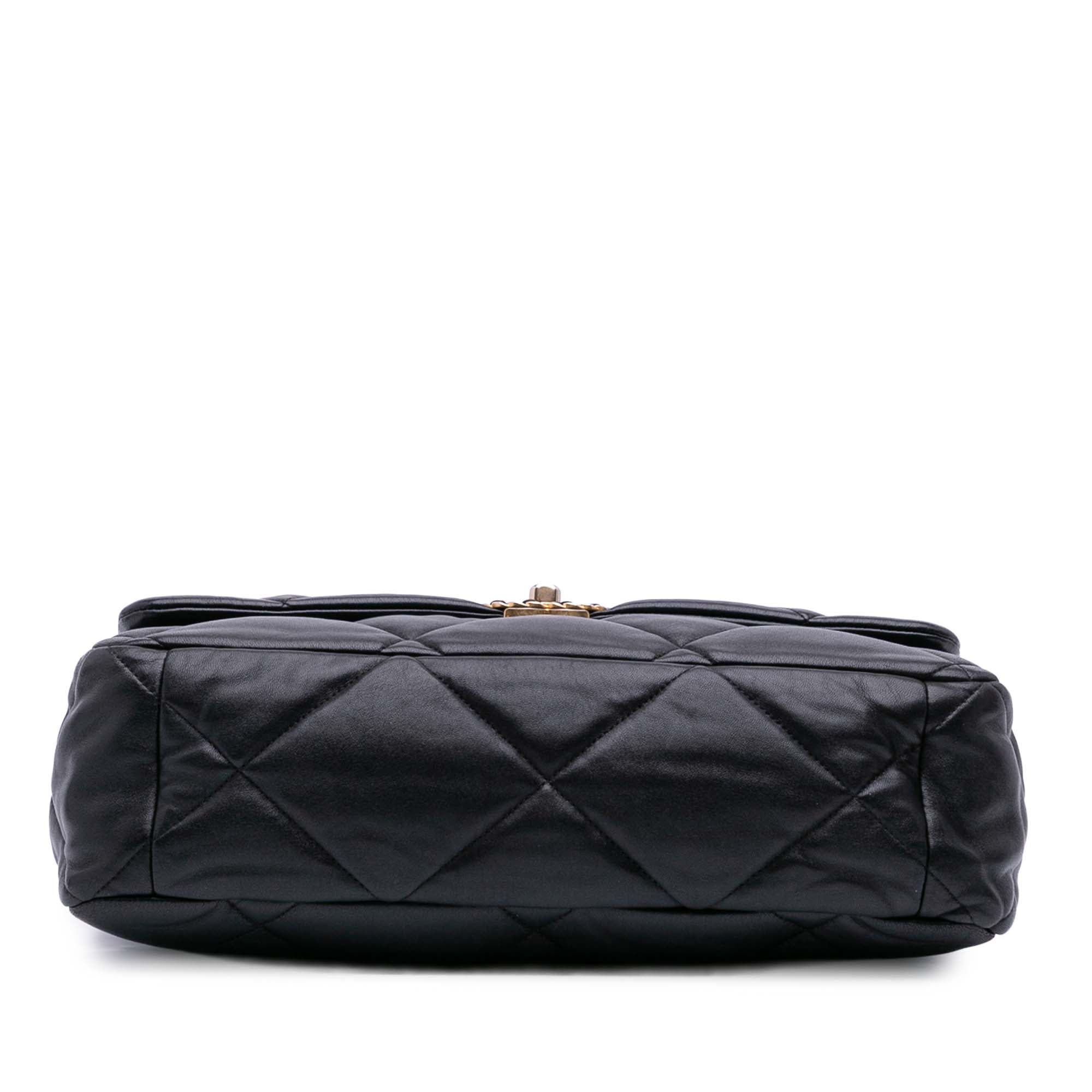 Maxi Lambskin 19 Flap