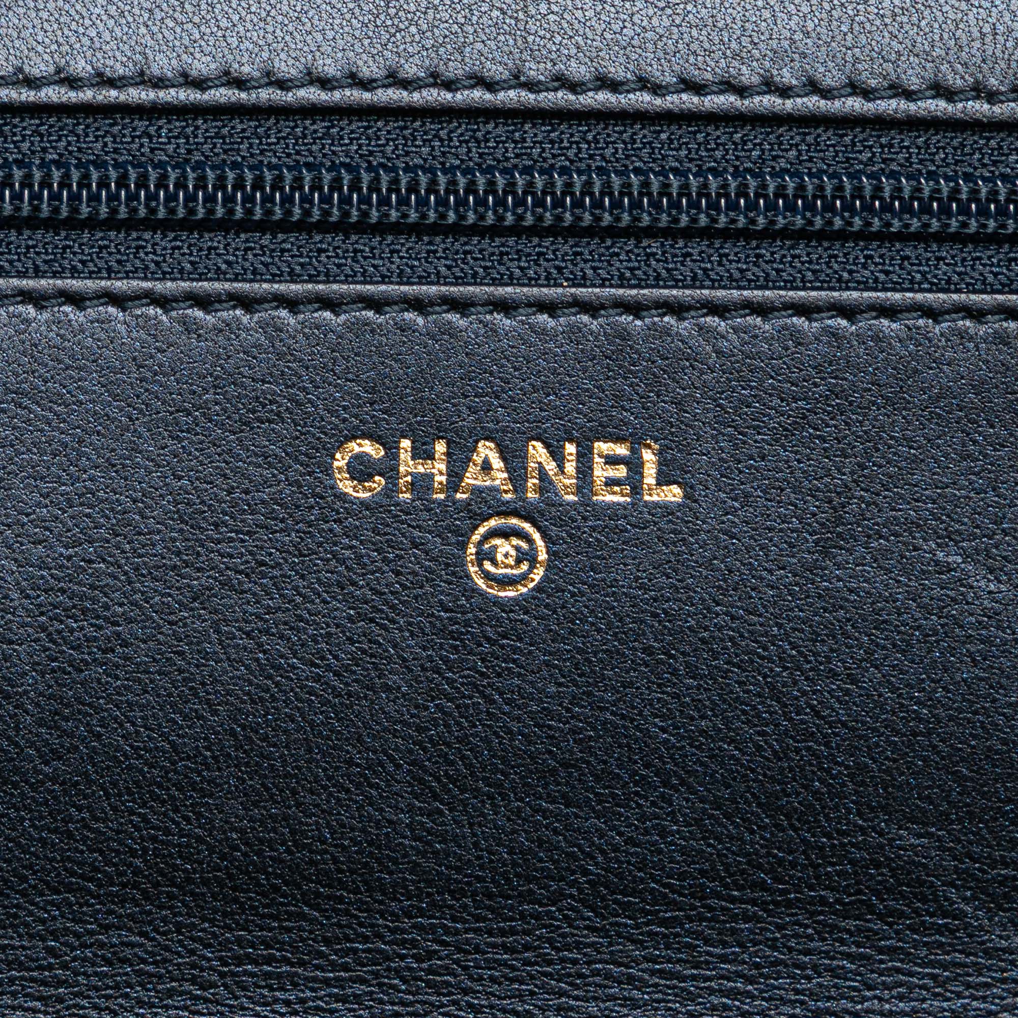 Calfskin Double Stitch Boy Wallet On Chain