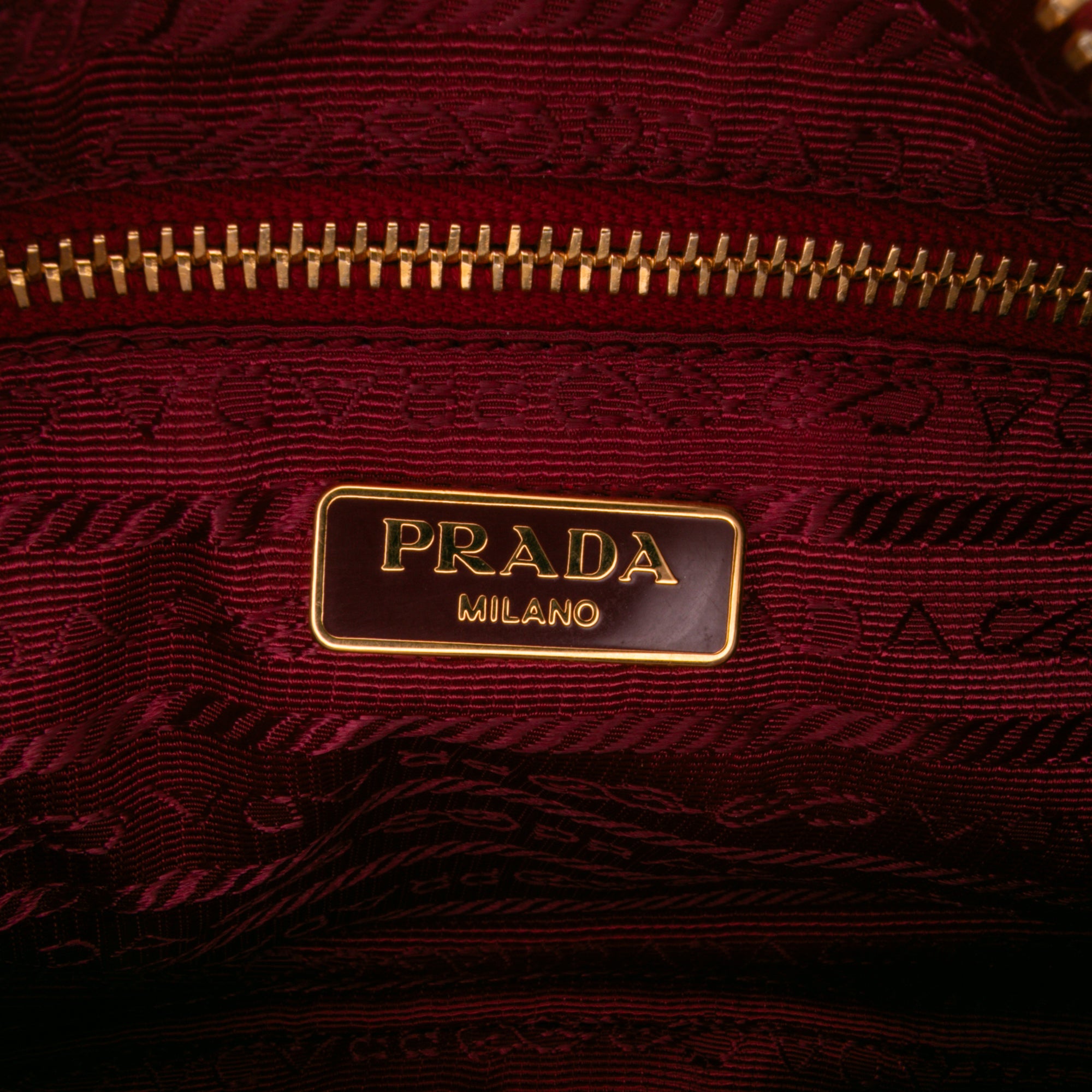 Vitello Daino Shoulder Bag