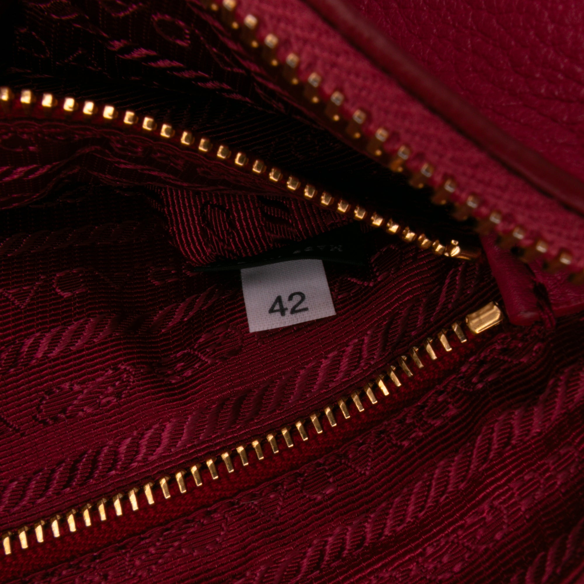 Vitello Daino Shoulder Bag