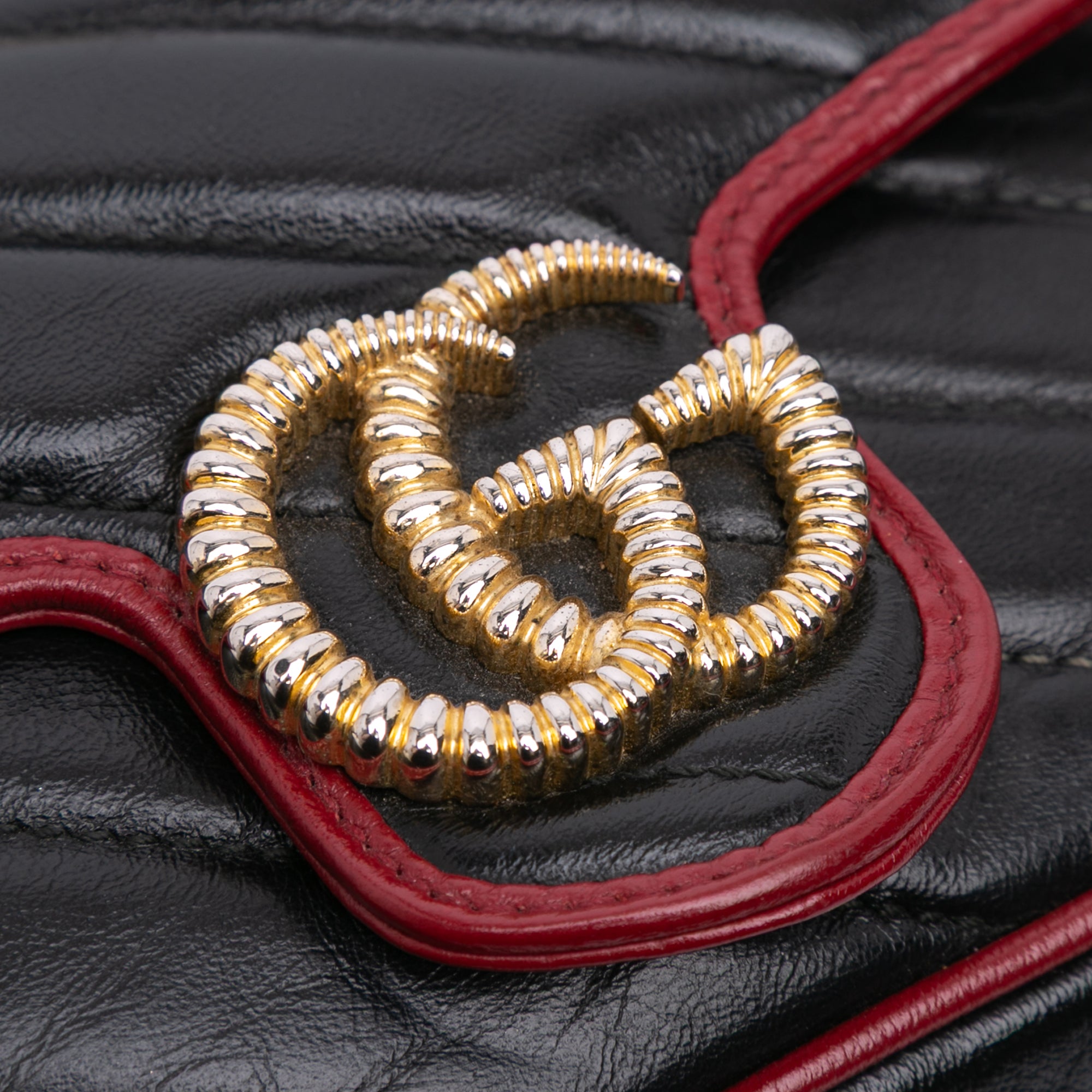 Super Mini GG Marmont Matelasse Leather Torchon Flap Crossbody
