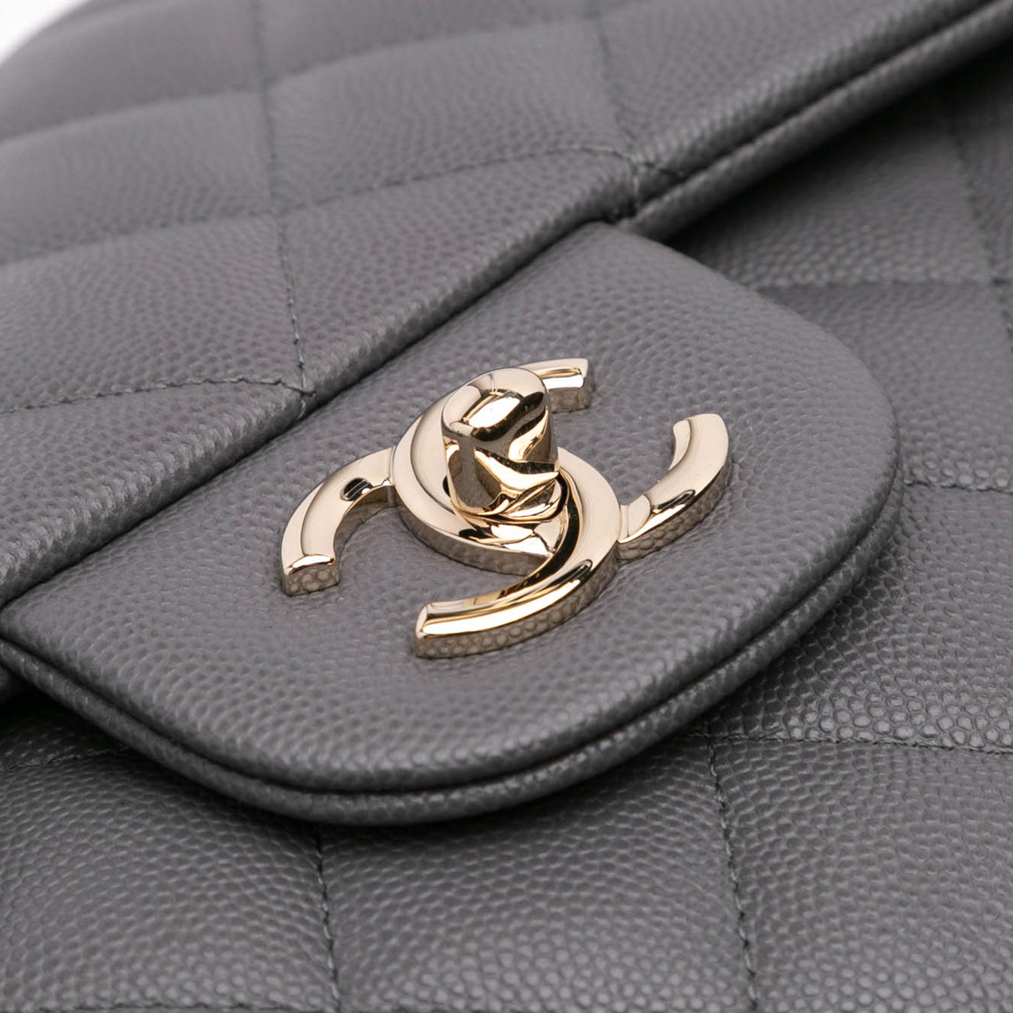 Jumbo Classic Caviar Double Flap