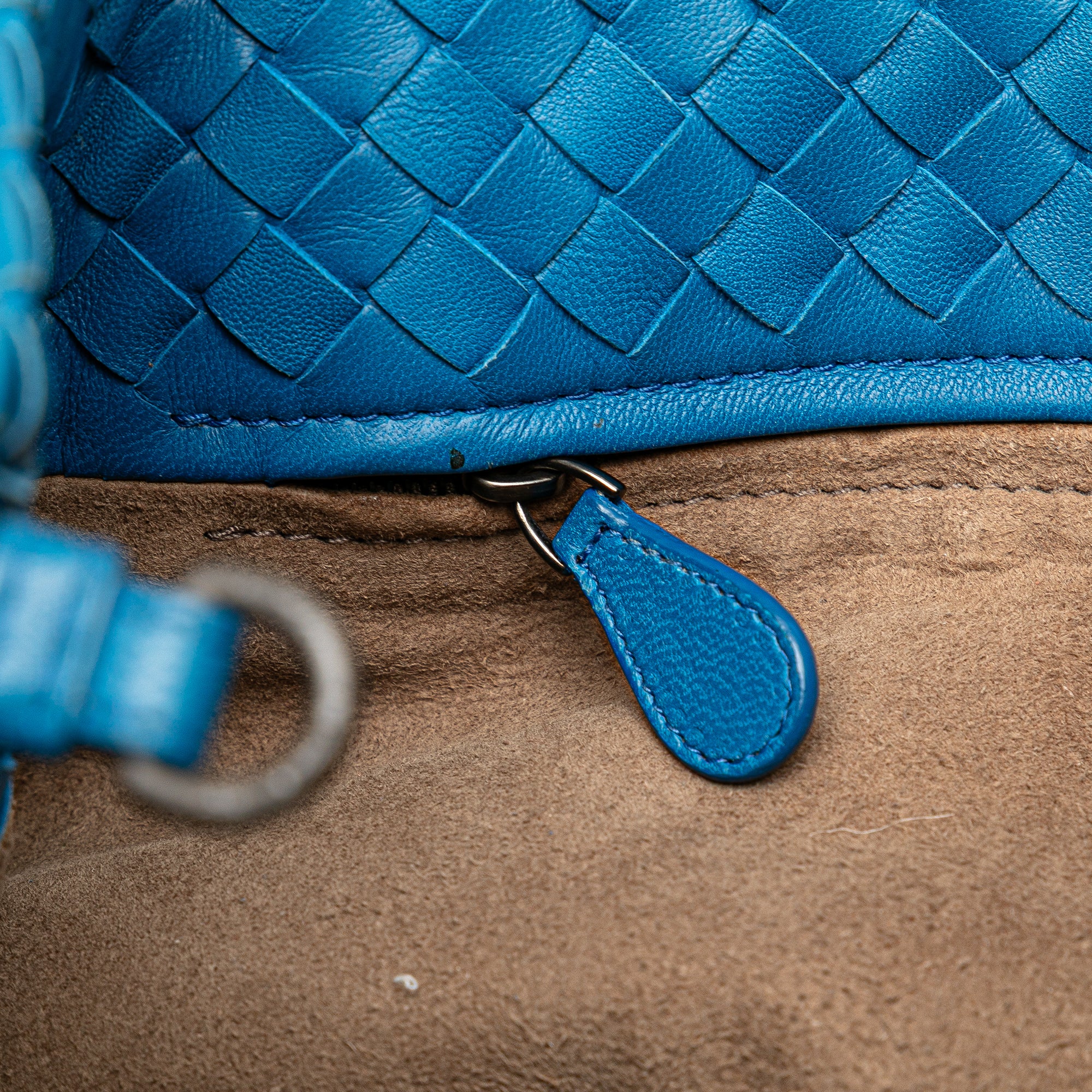 Medium Nappa Intrecciato Cesta Tote
