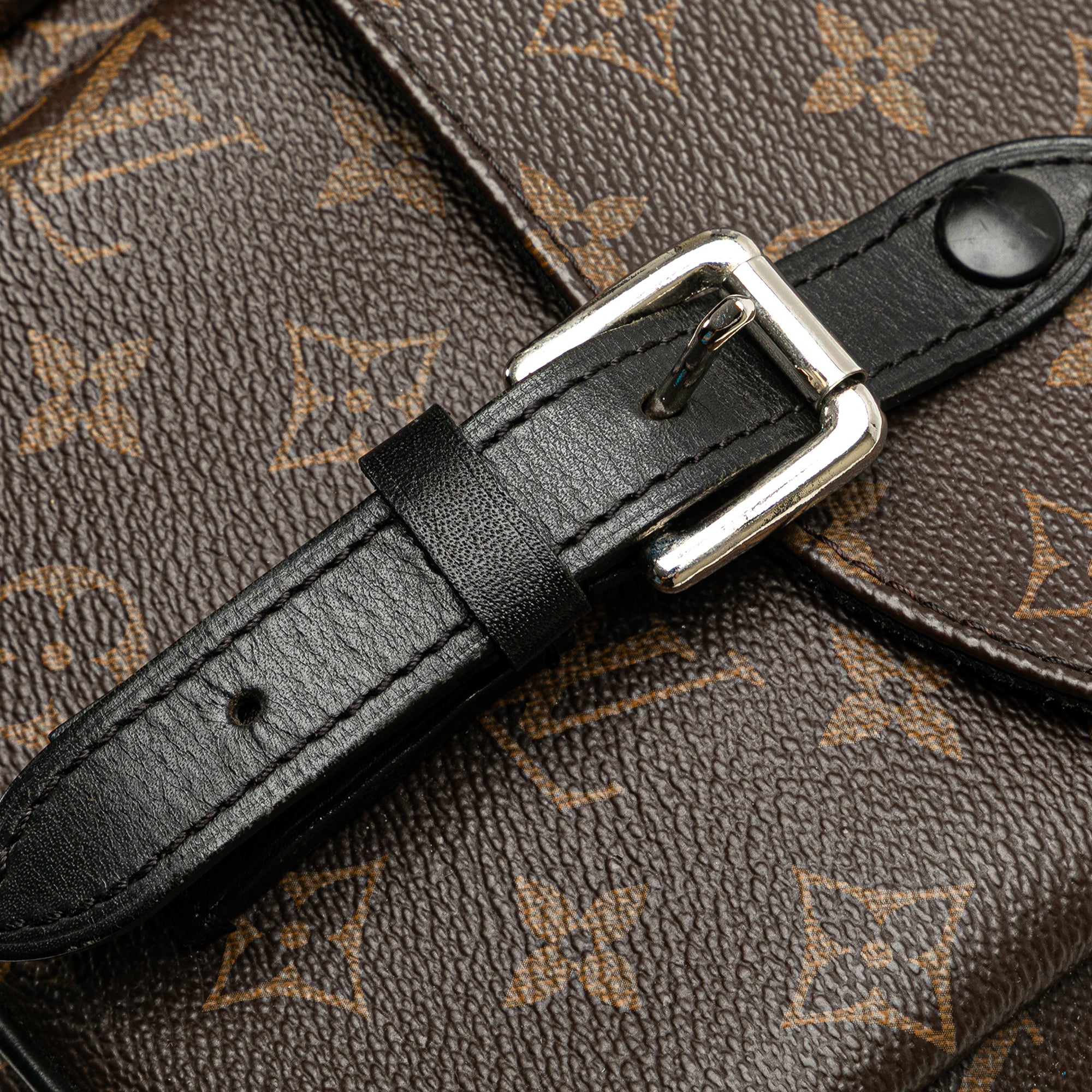 Monogram Macassar Christopher Messenger