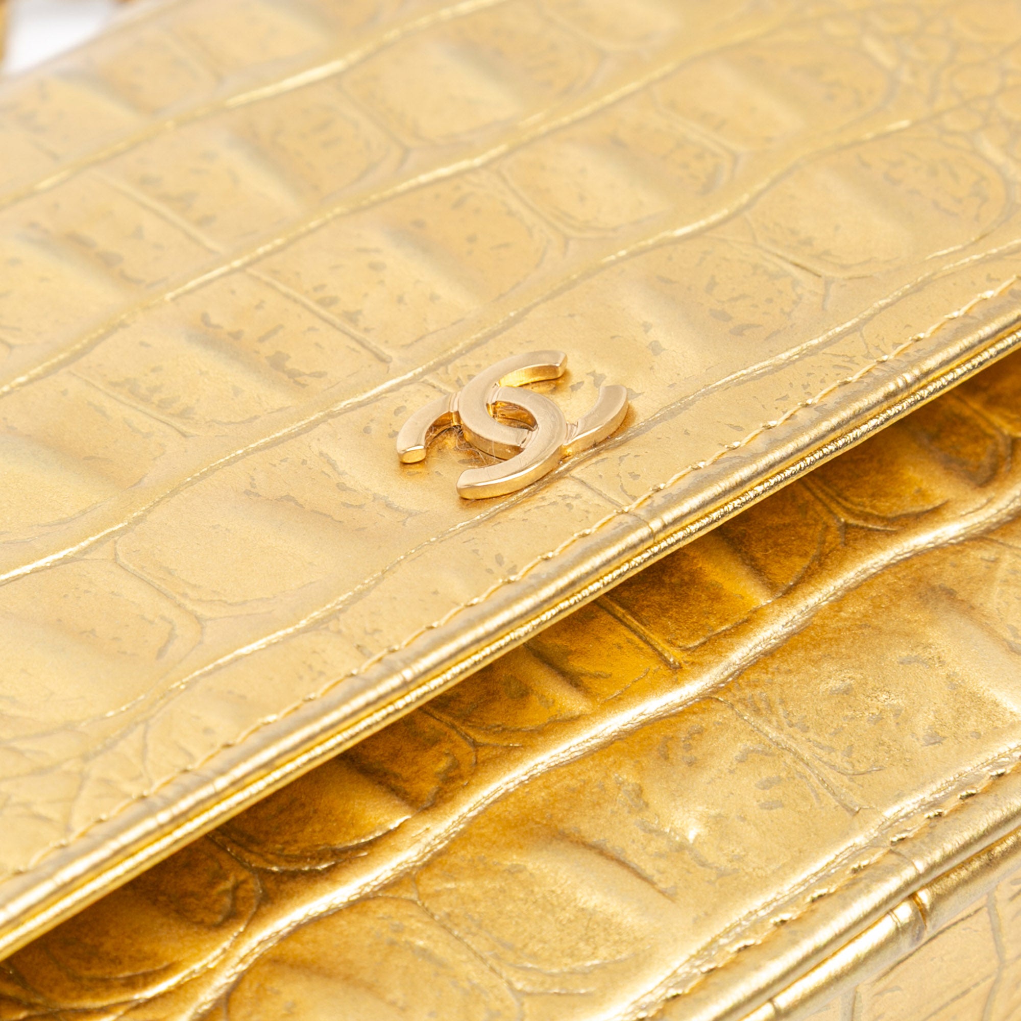 CC Metallic Calfskin Crocodile Embossed Wallet On Chain