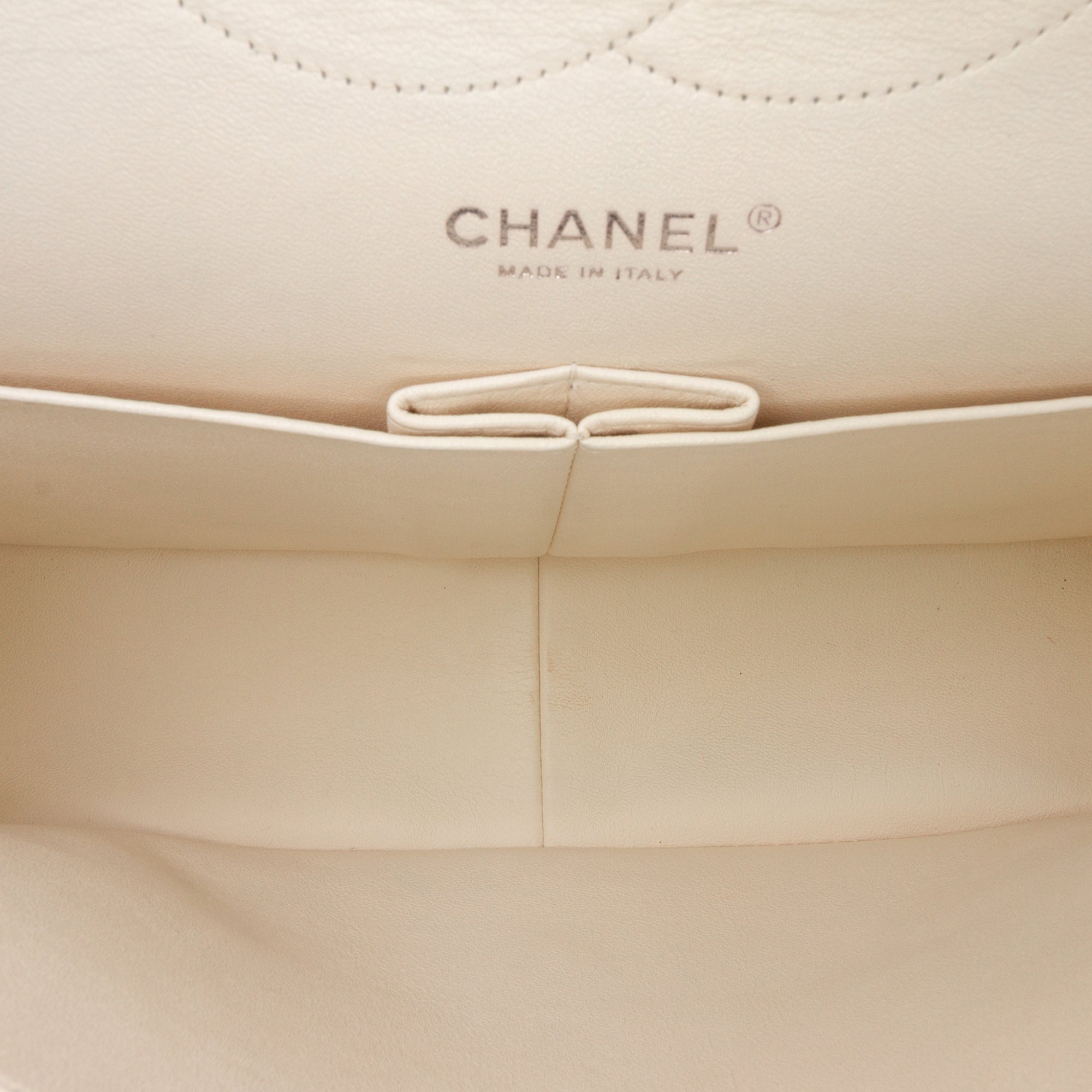 Jumbo Classic Caviar Double Flap