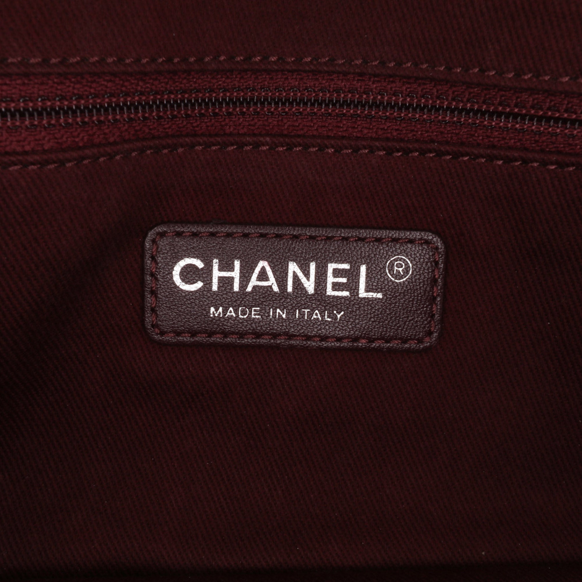 Quilted Caviar Retro Class Flap