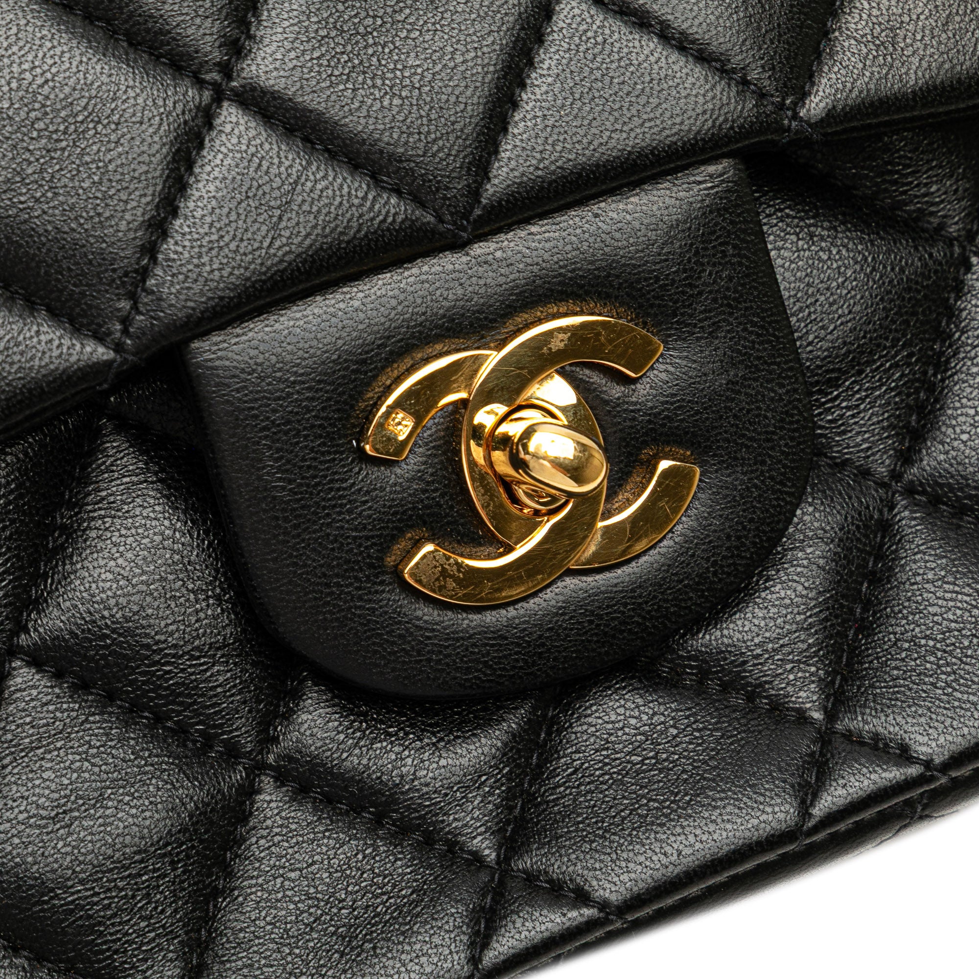 Medium Classic Lambskin Double Flap