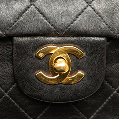Medium Classic Lambskin Double Flap