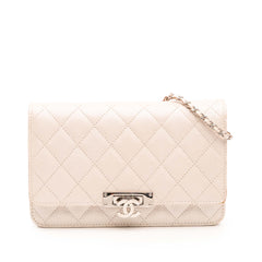 Quilted Caviar Golden Class Wallet On Chain