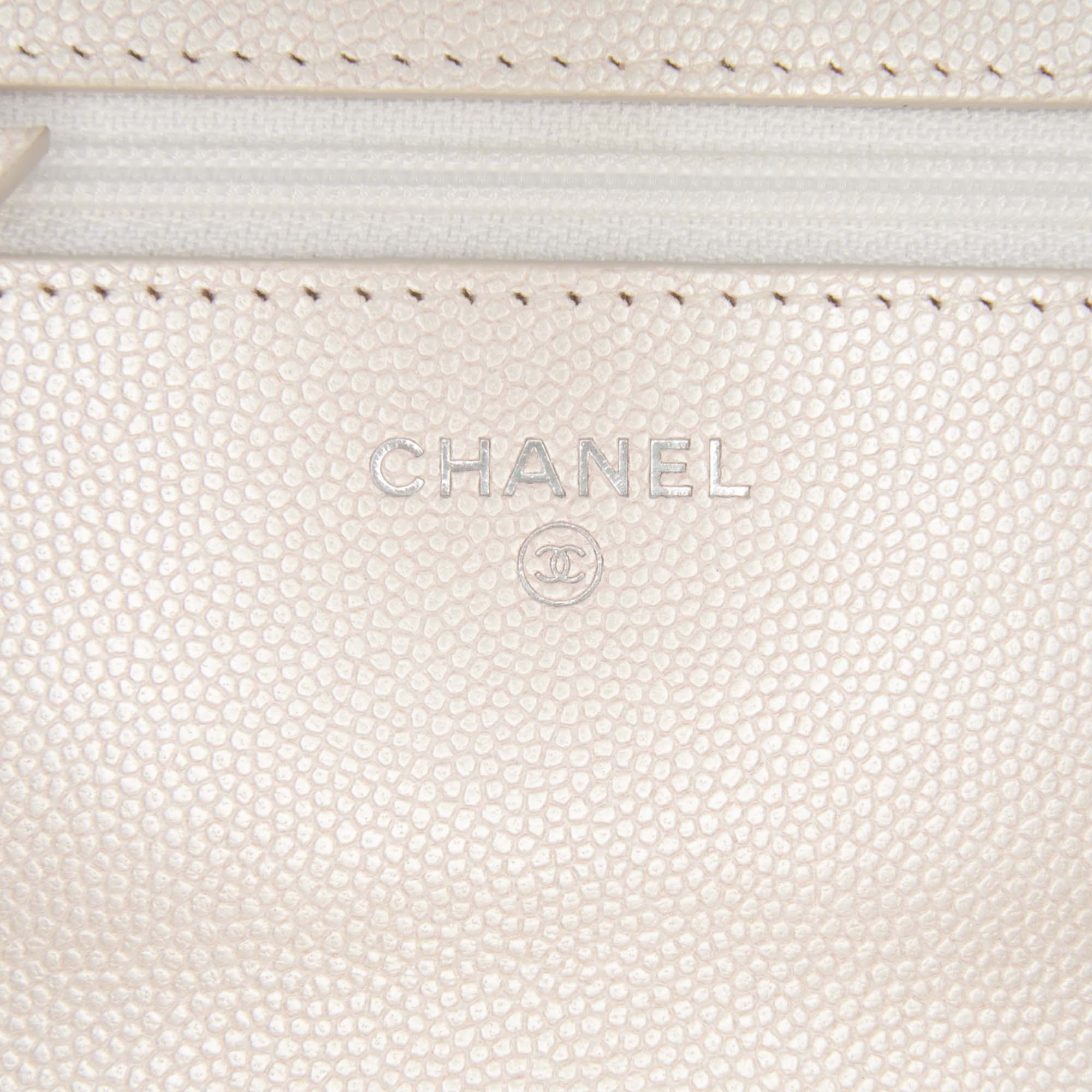 Quilted Caviar Golden Class Wallet On Chain