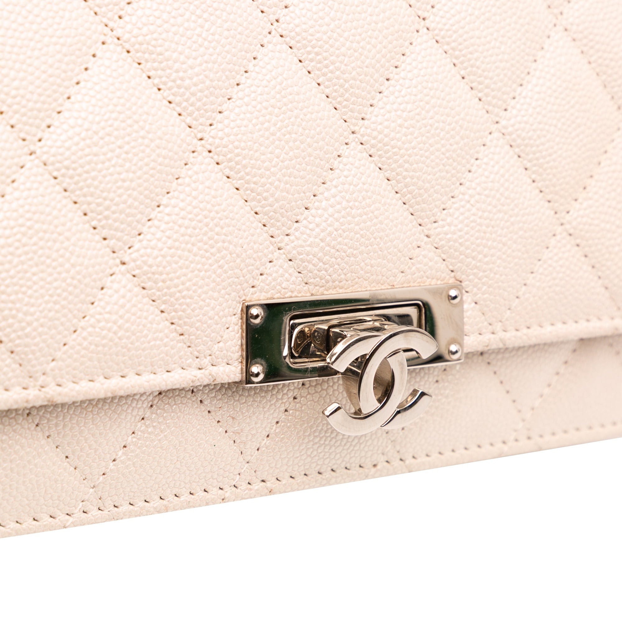 Quilted Caviar Golden Class Wallet On Chain