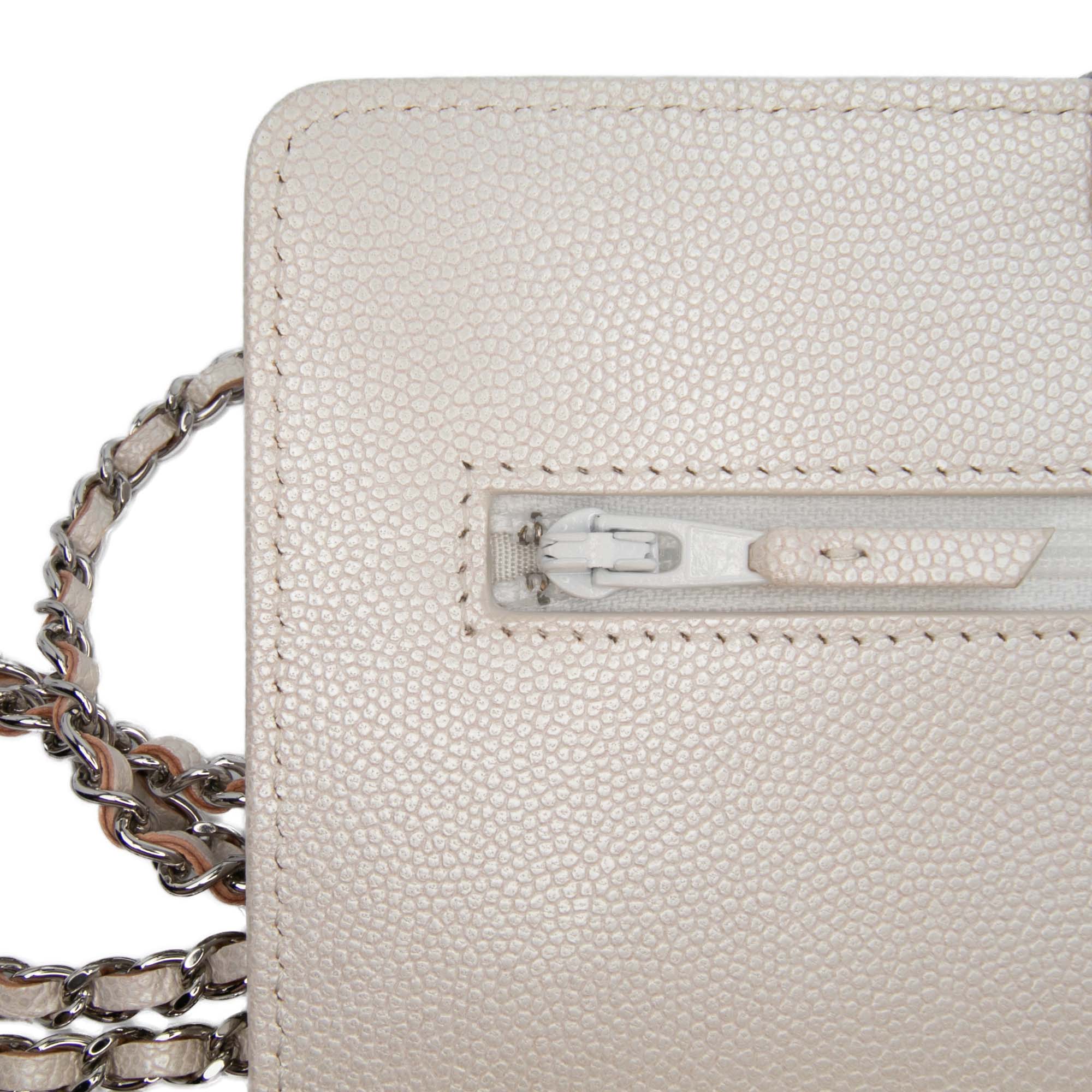 Quilted Caviar Golden Class Wallet On Chain