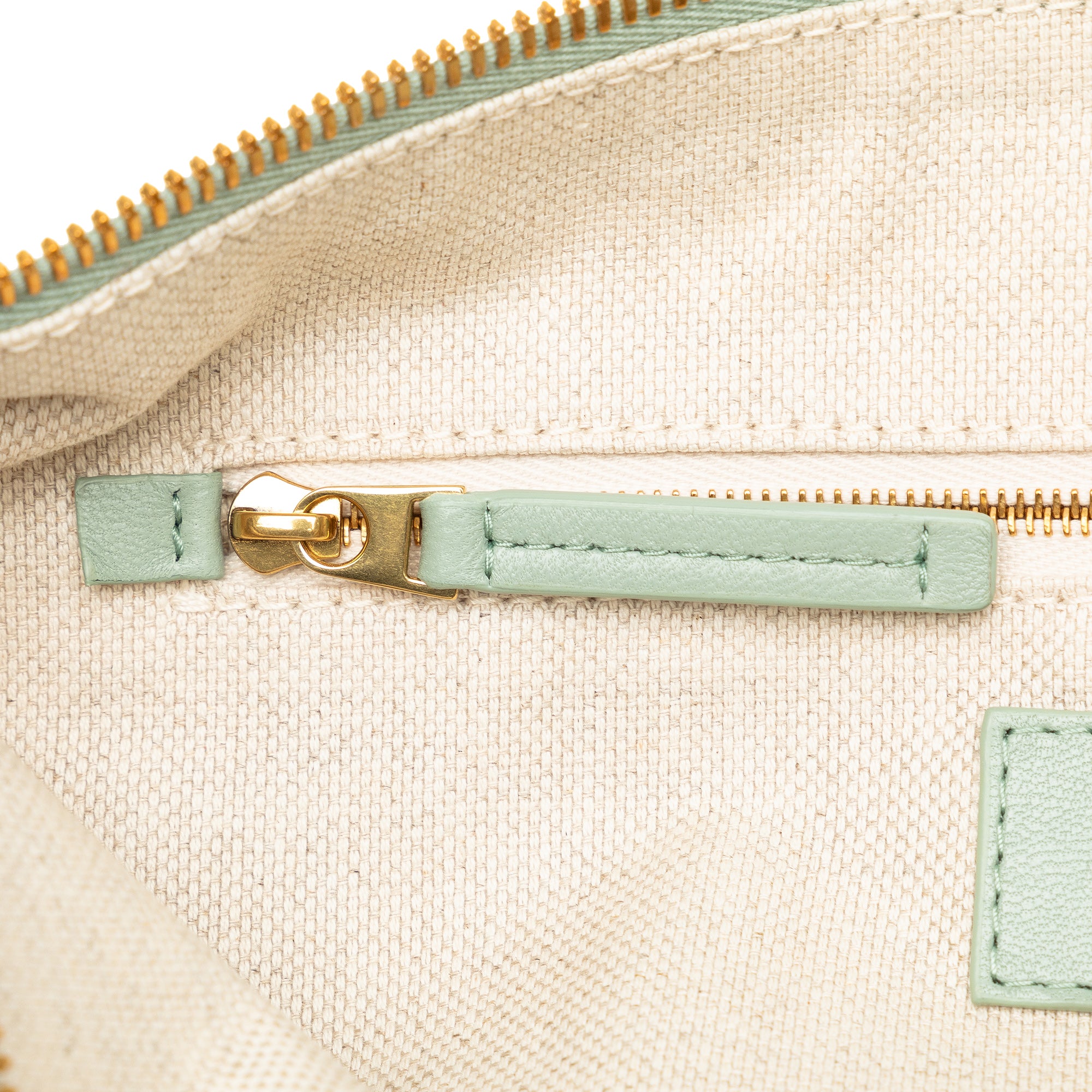 Small Knot Shoulder Bag