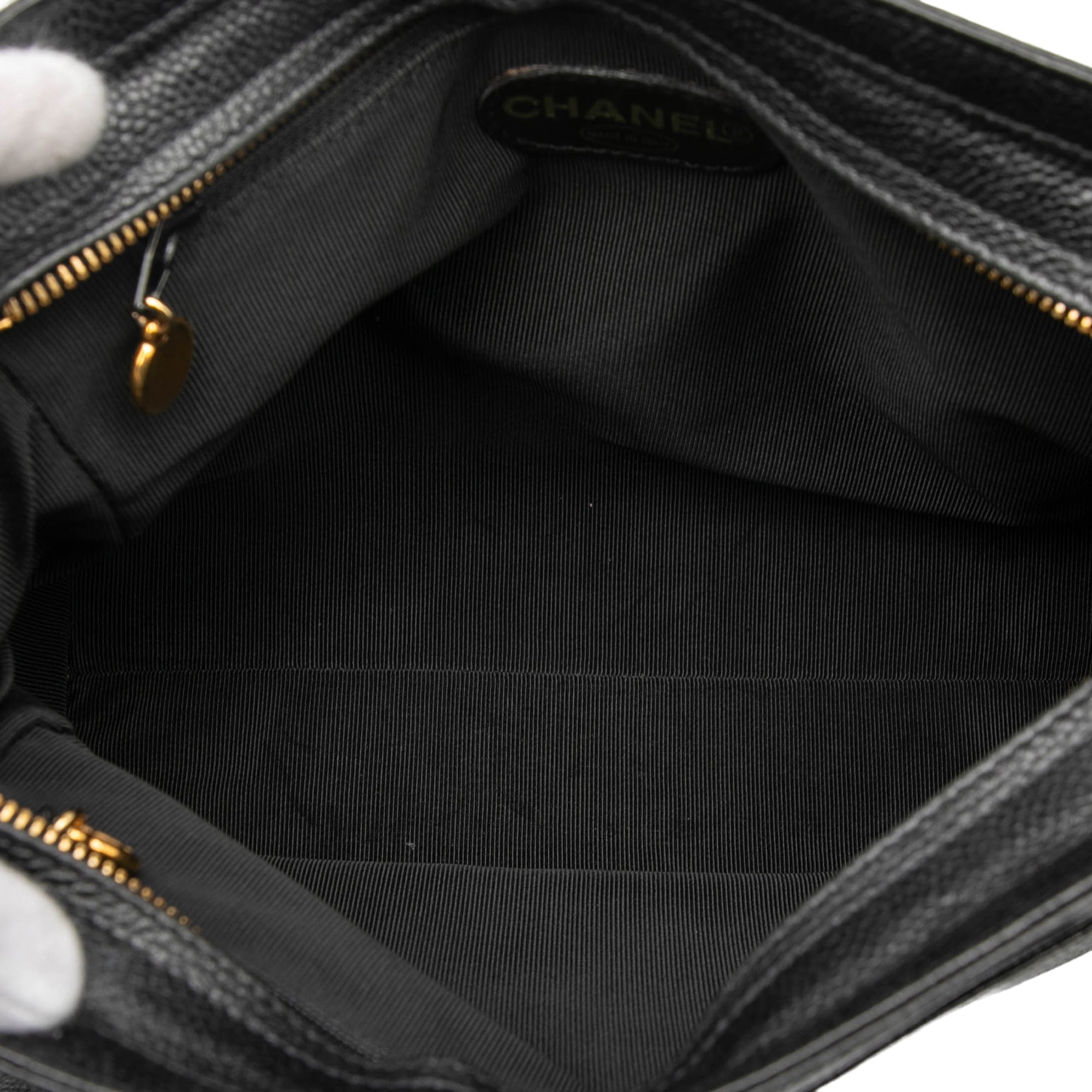 Caviar Logo Chain Shoulder Bag