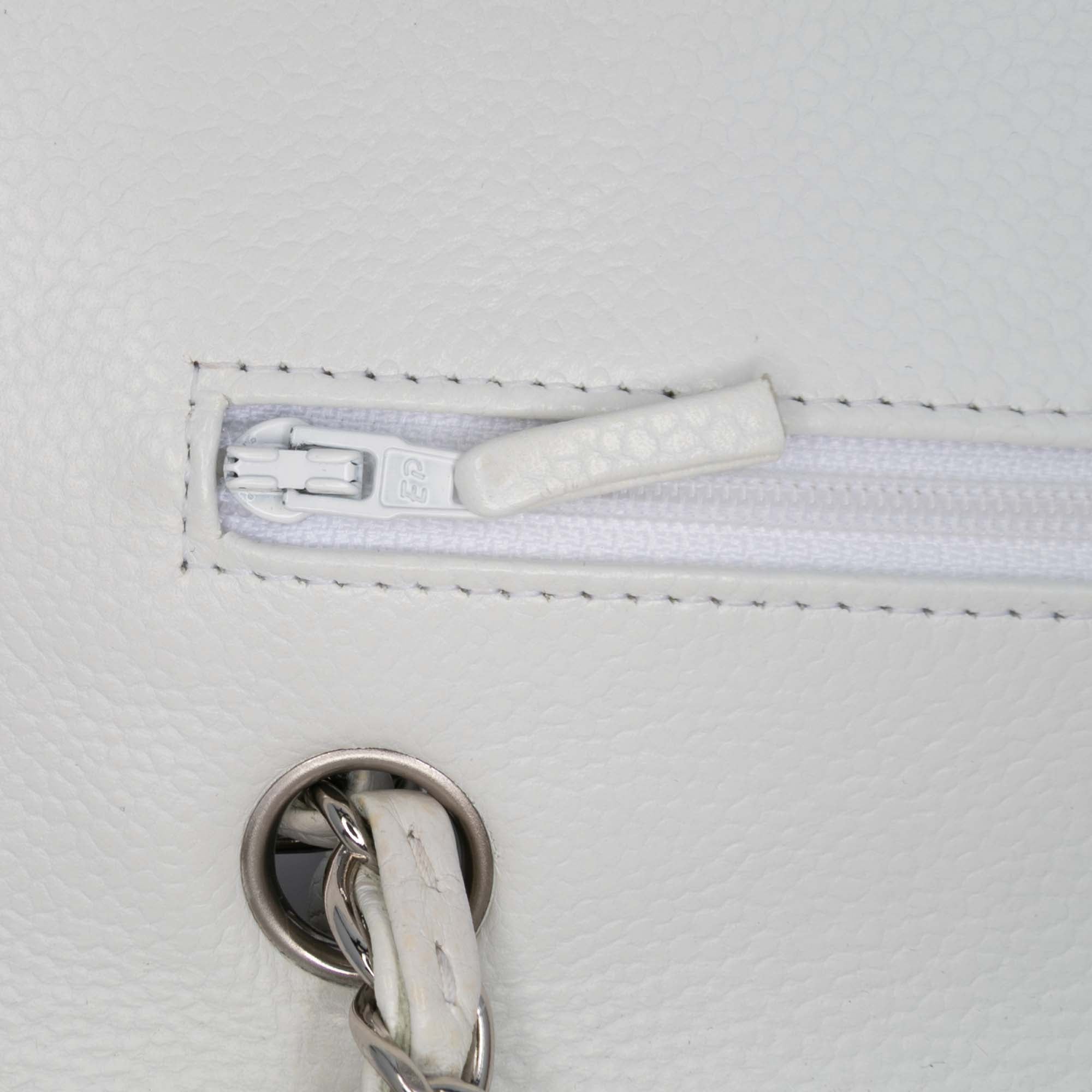 Medium Classic Caviar Double Flap