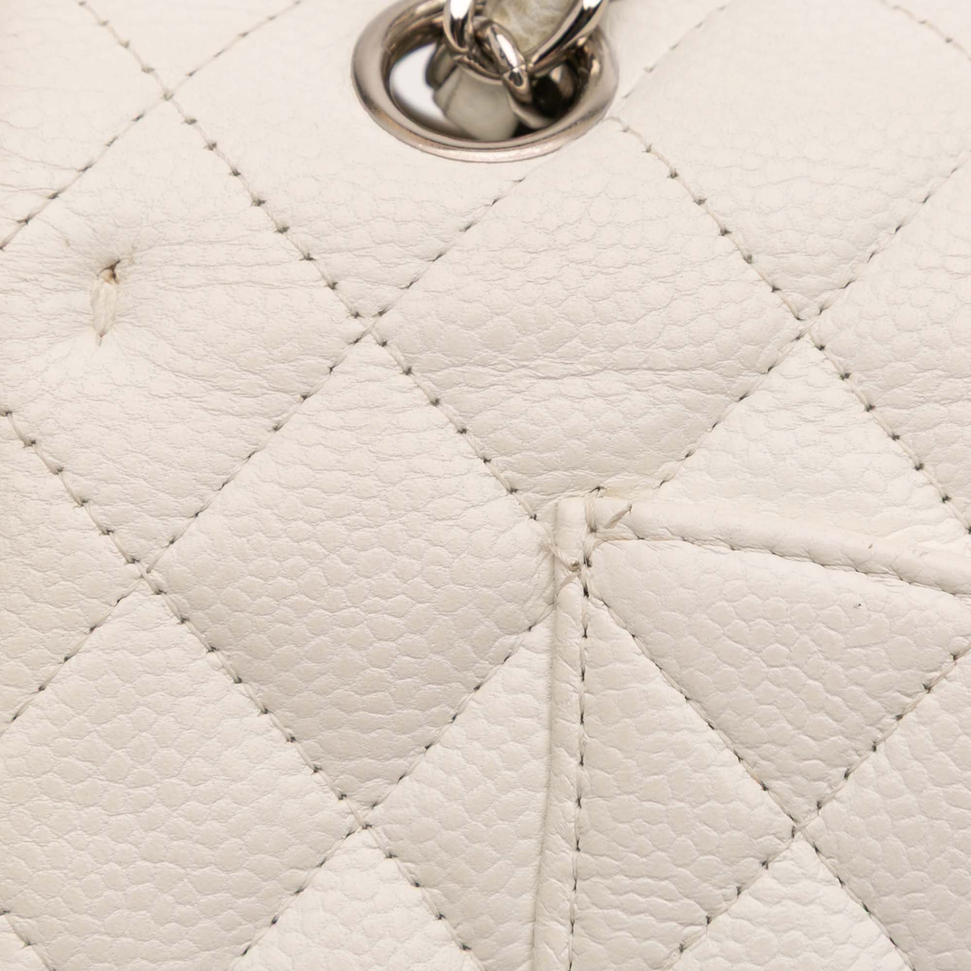 Medium Classic Caviar Double Flap