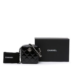 CC Quilted Patent Diamond Resin Clutch With Chain