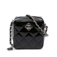 CC Quilted Patent Diamond Resin Clutch With Chain