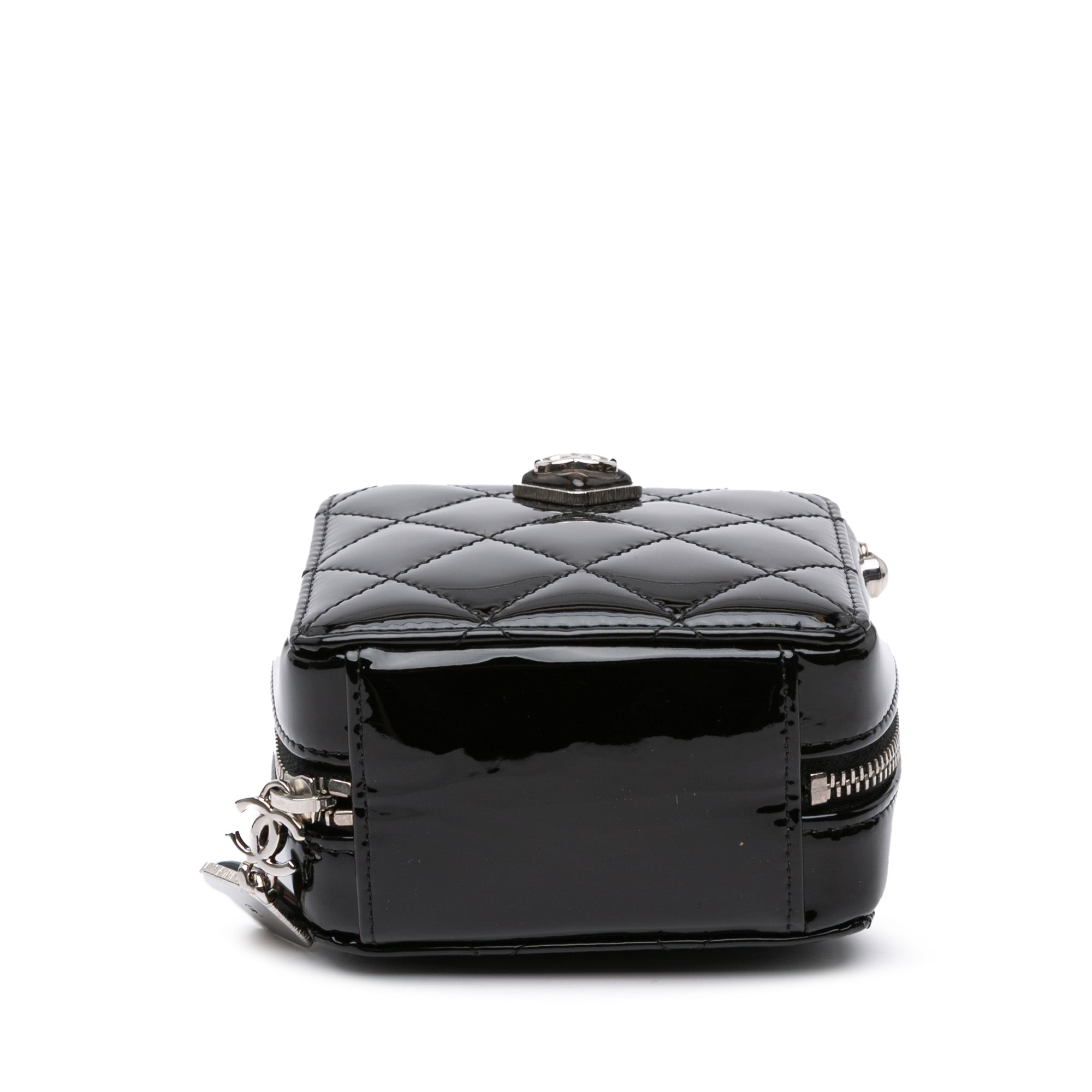 CC Quilted Patent Diamond Resin Clutch With Chain