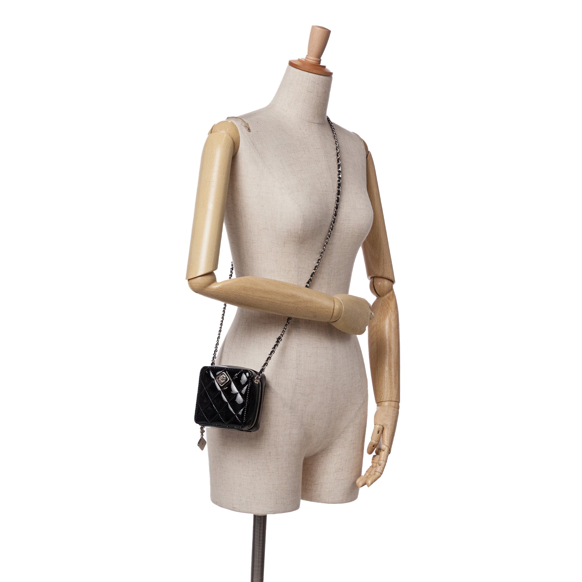 CC Quilted Patent Diamond Resin Clutch With Chain
