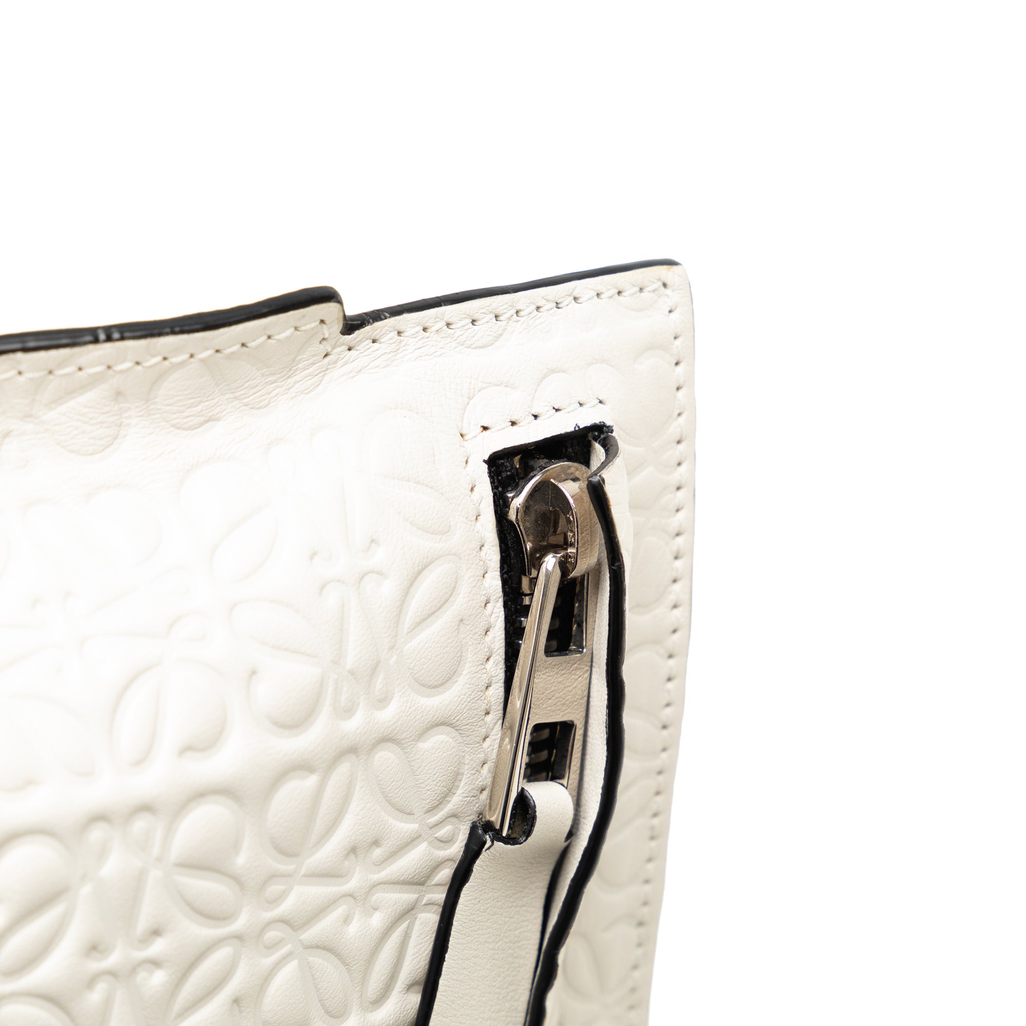 Embossed Anagram Repeat T Clutch_7