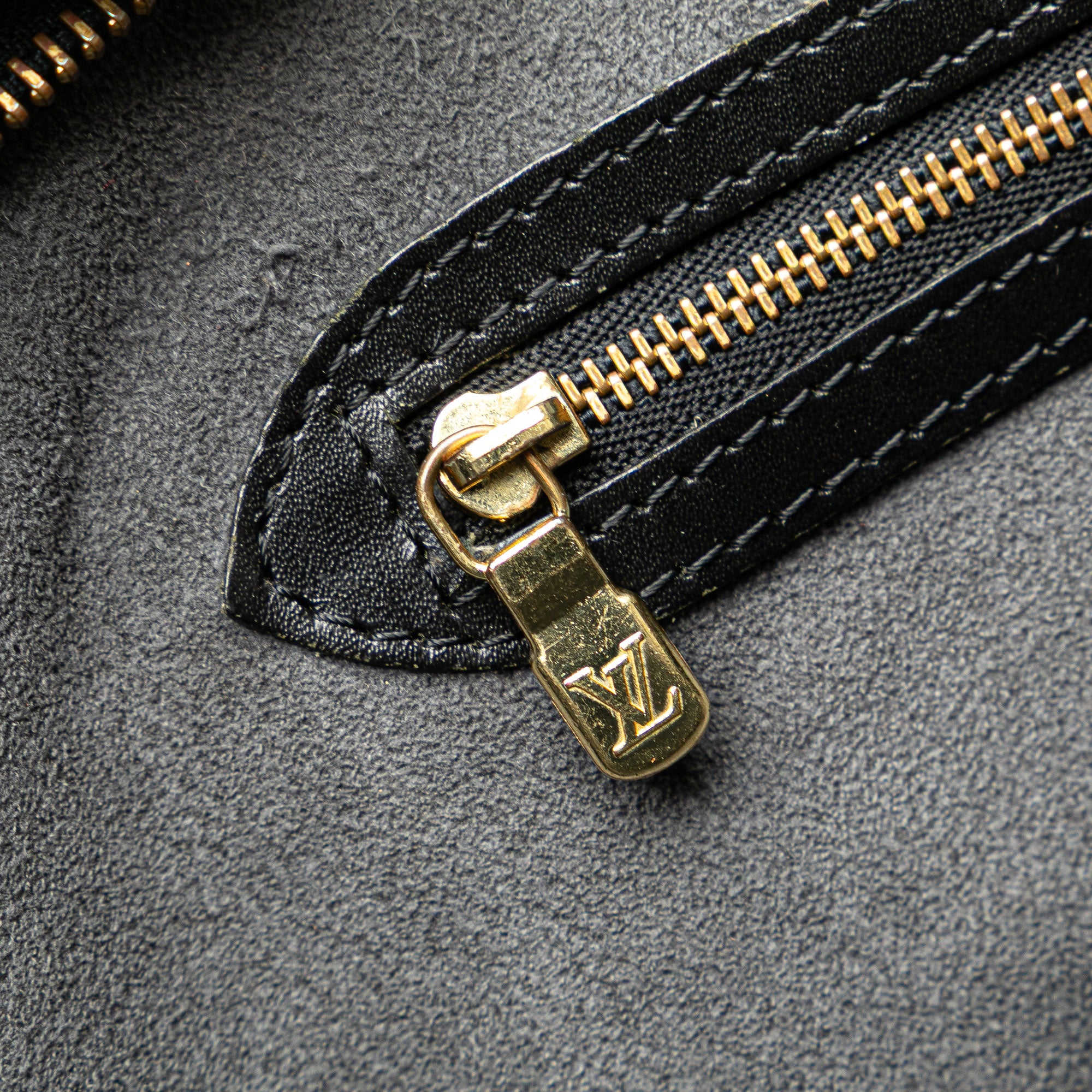 Epi Saint Jacques GM Long Strap