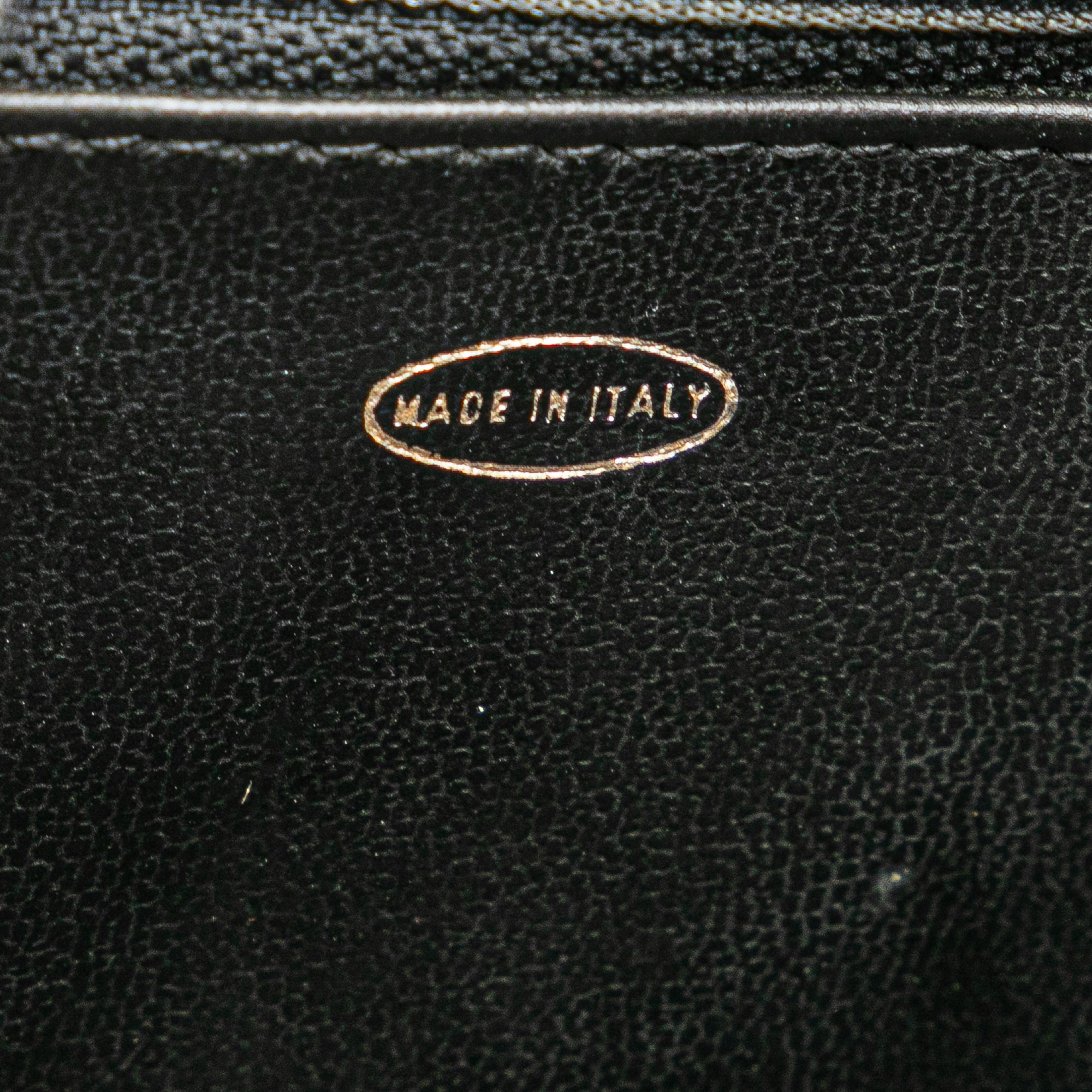 Caviar CC Turnlock Vanity Bag