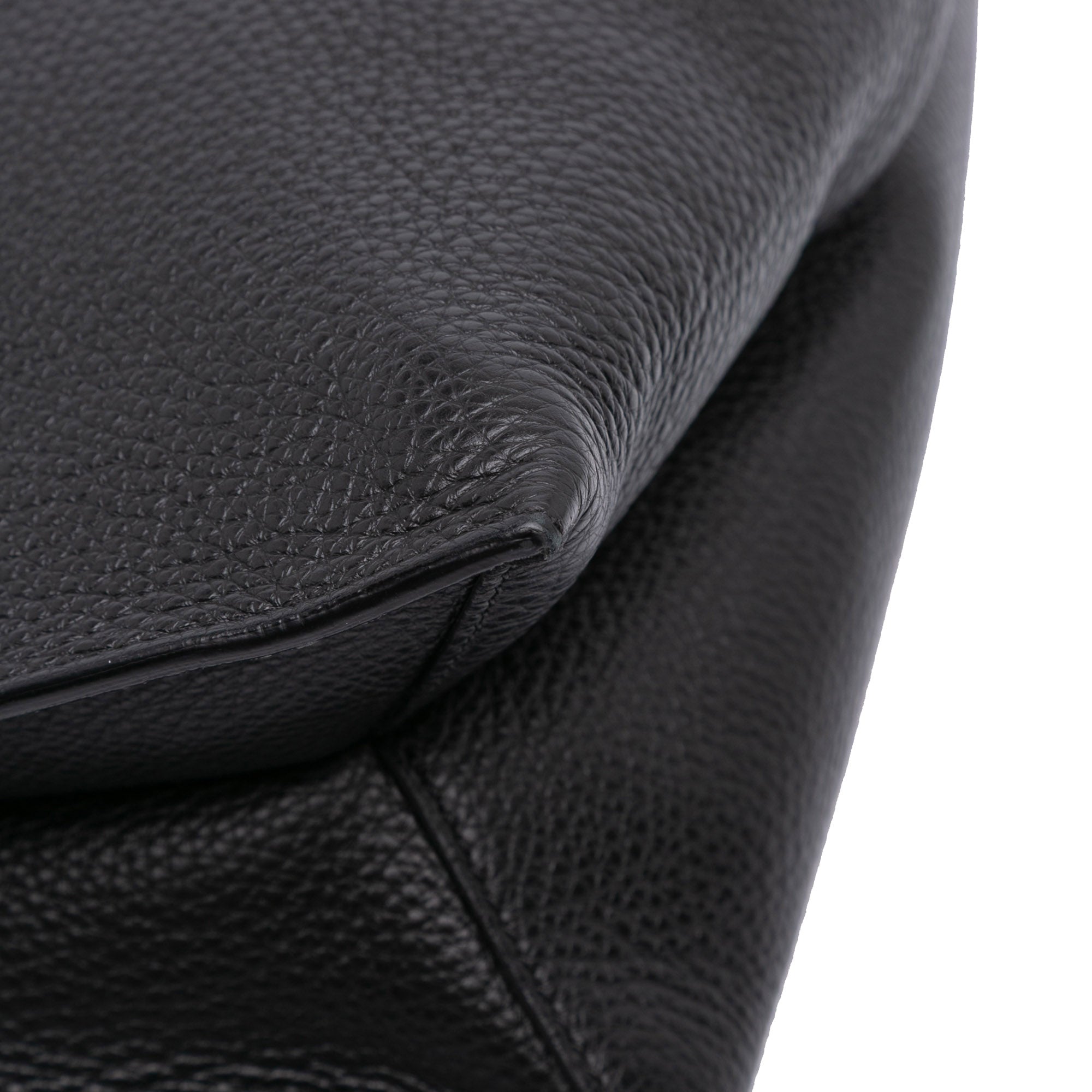 Small Grained Calfskin Alix Hobo