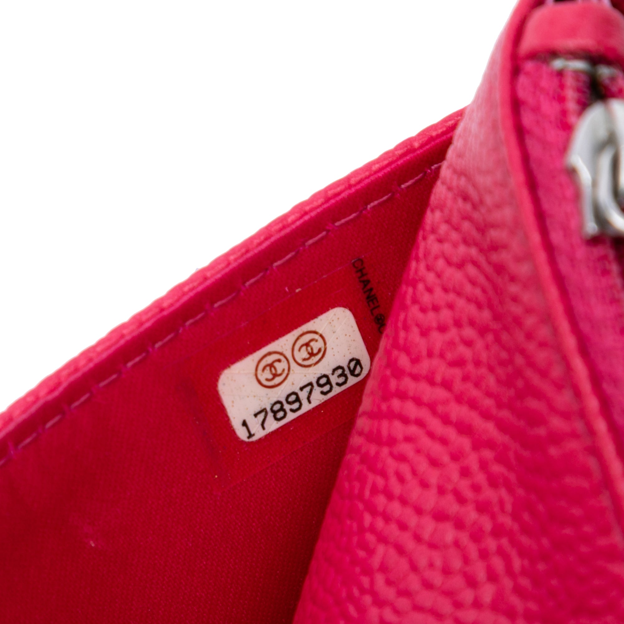 Caviar Bicolor CC Wallet On Chain