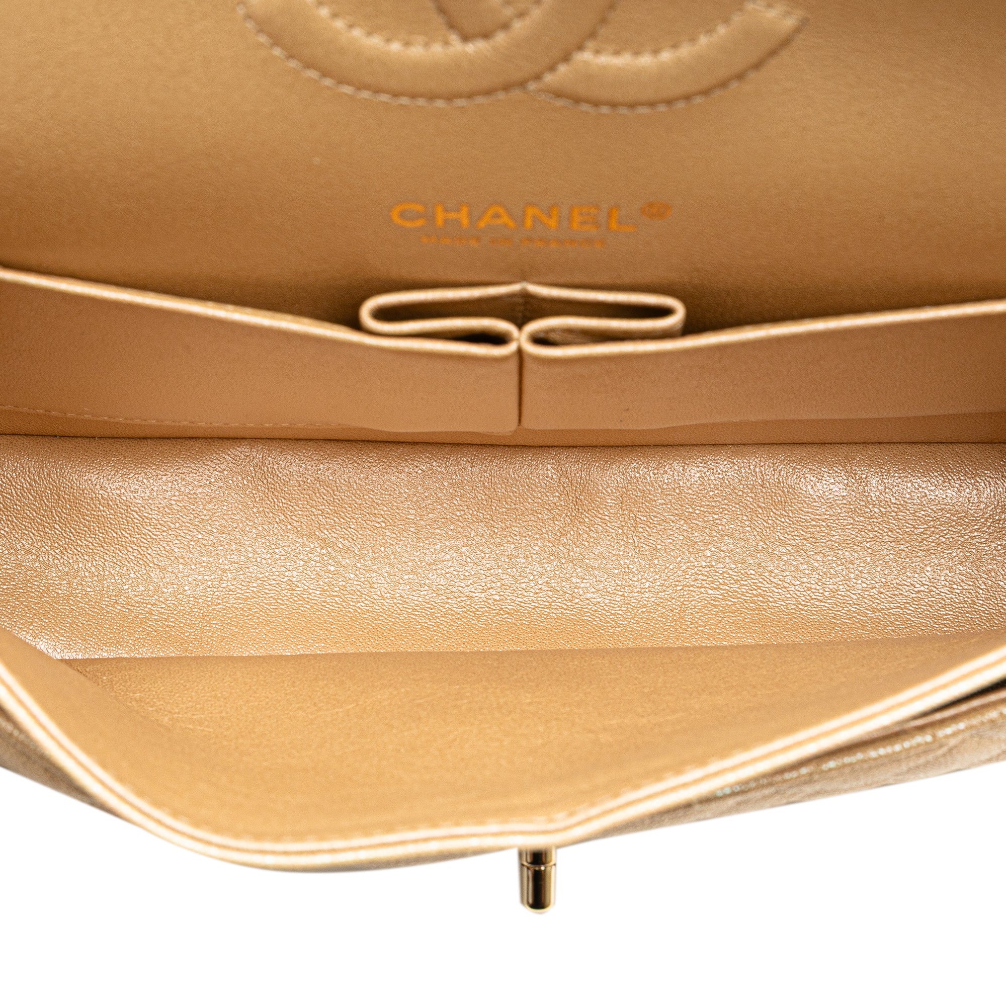 Medium Classic Iridescent Caviar Double Flap