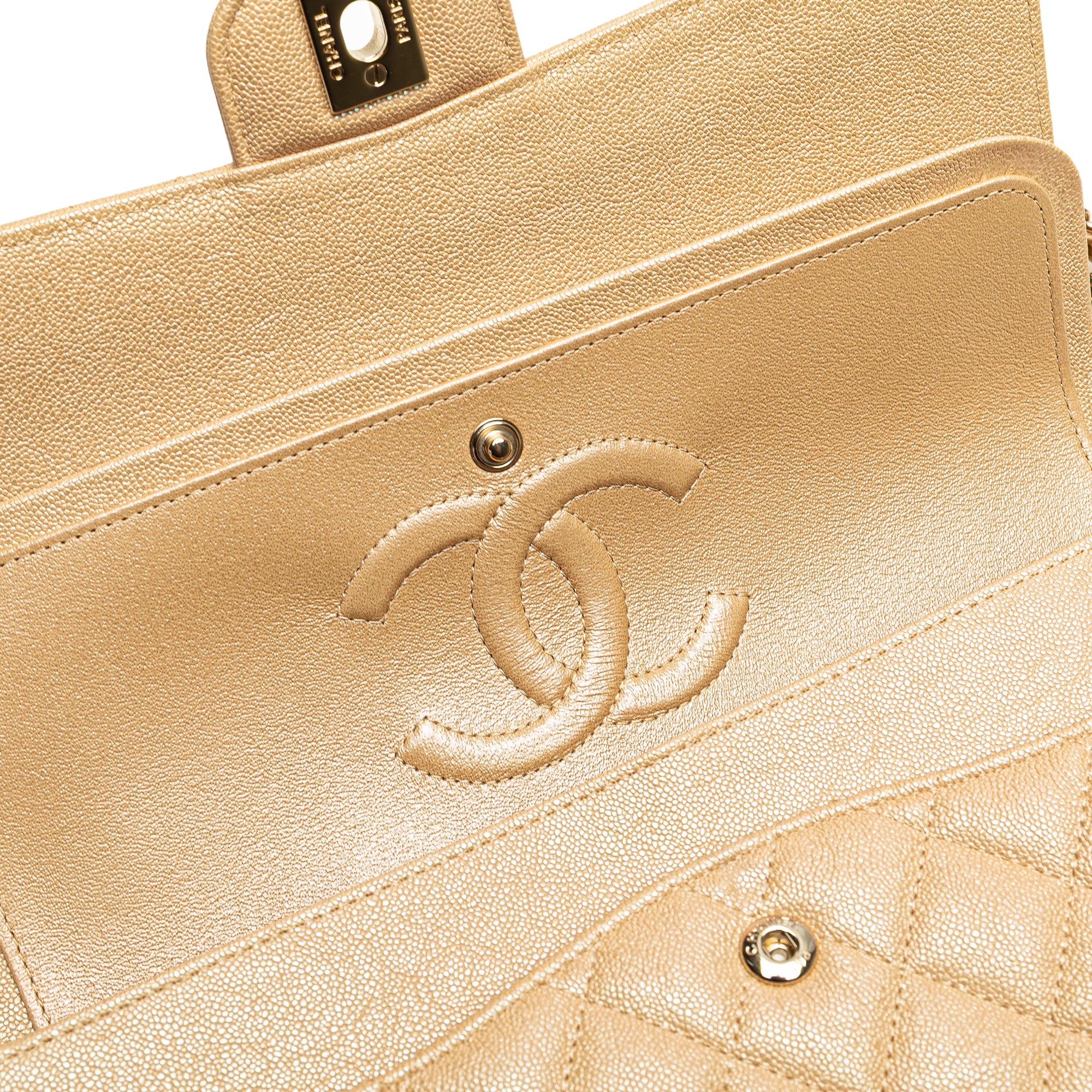 Medium Classic Iridescent Caviar Double Flap