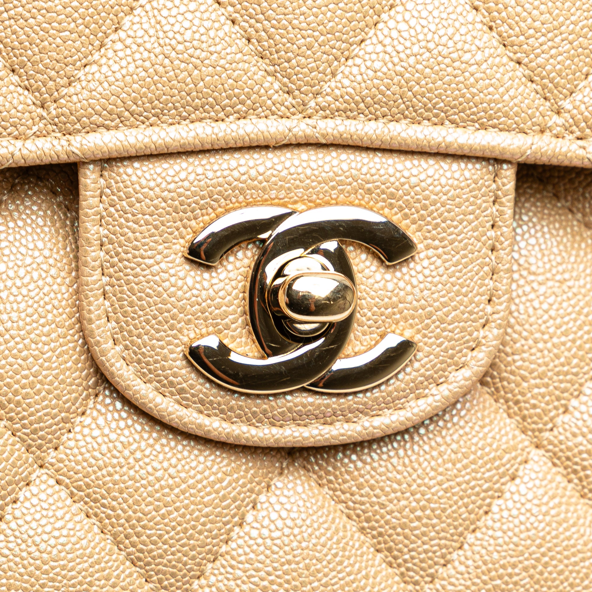 Medium Classic Iridescent Caviar Double Flap