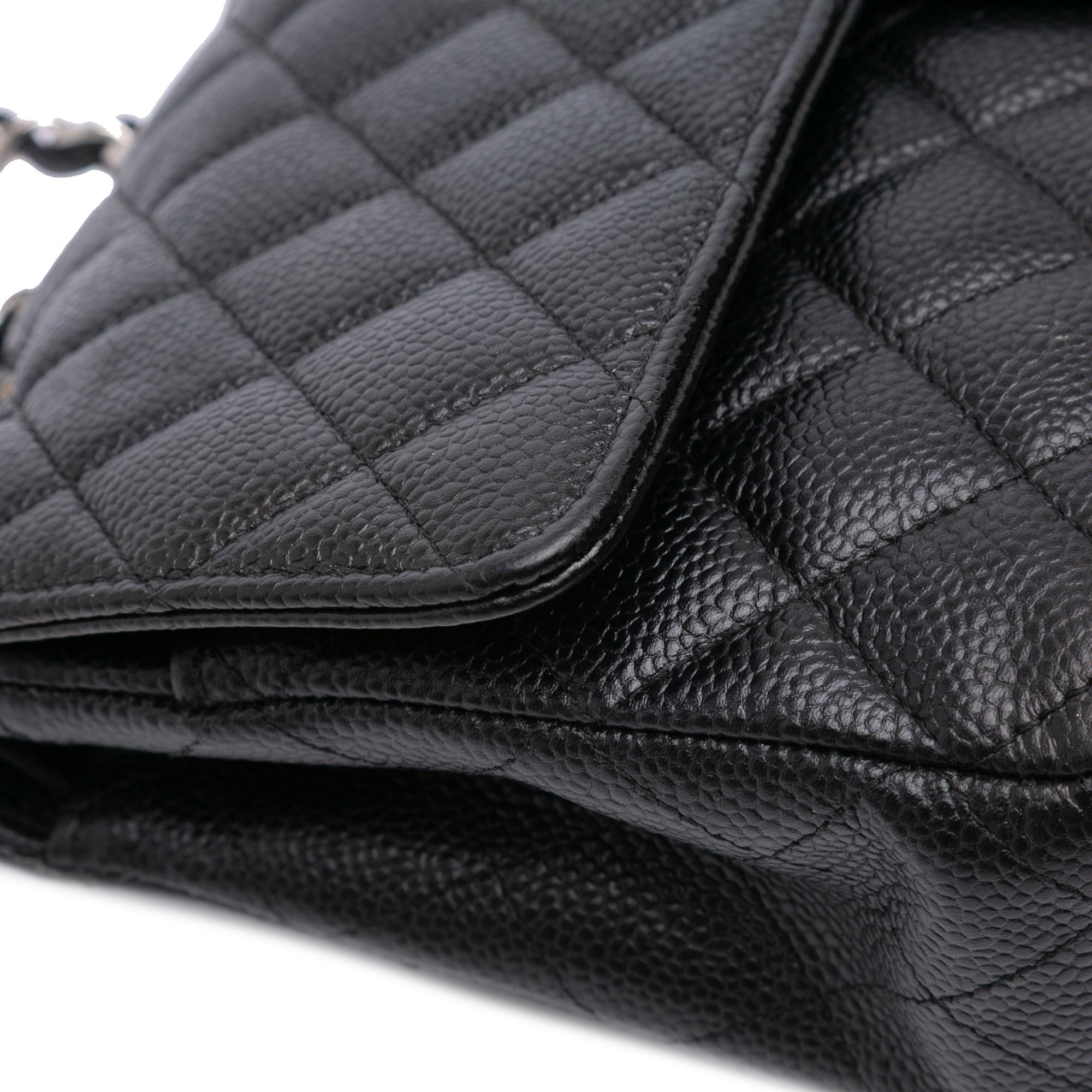 Medium Classic Caviar Double Flap