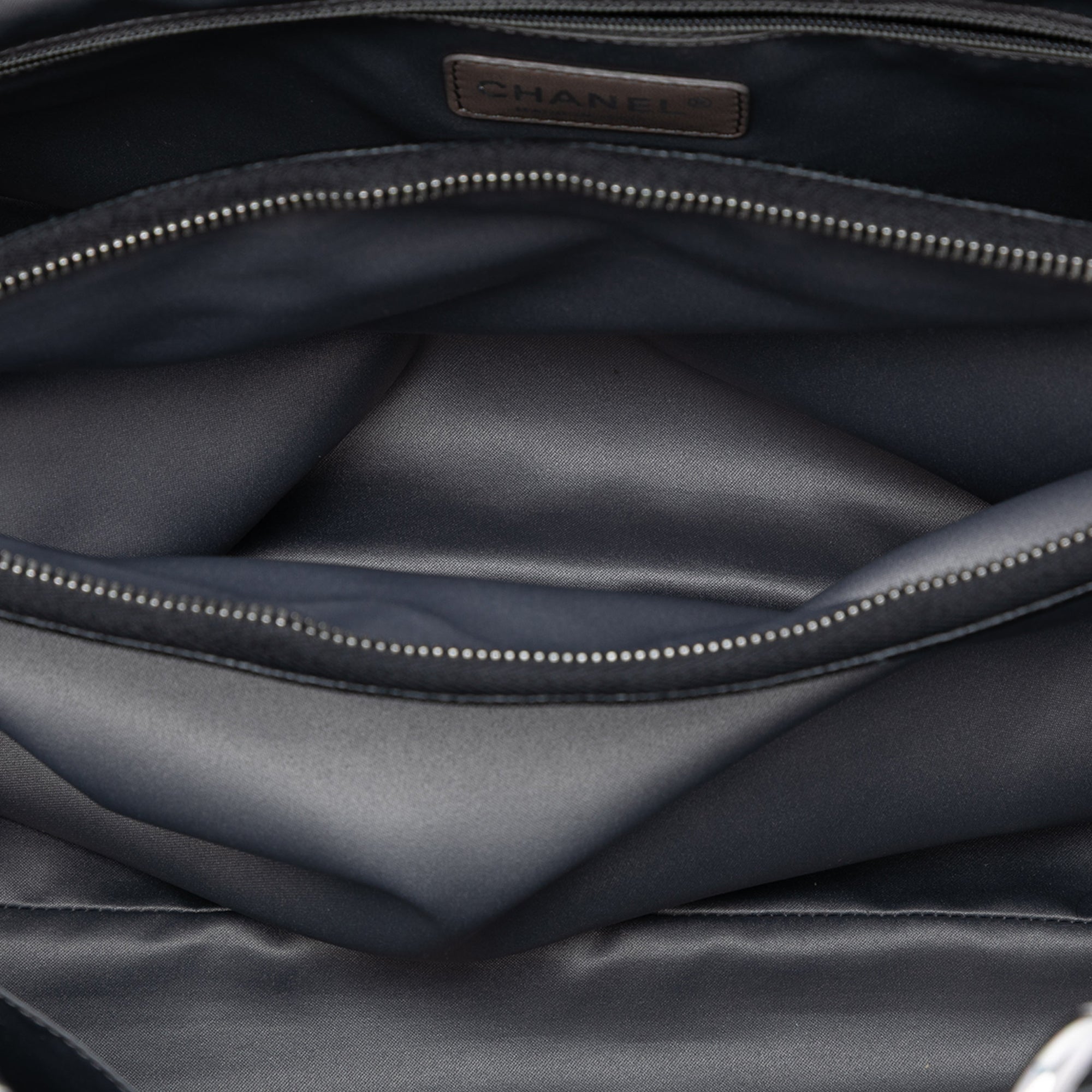 Caviar Grand Shopping Tote XL