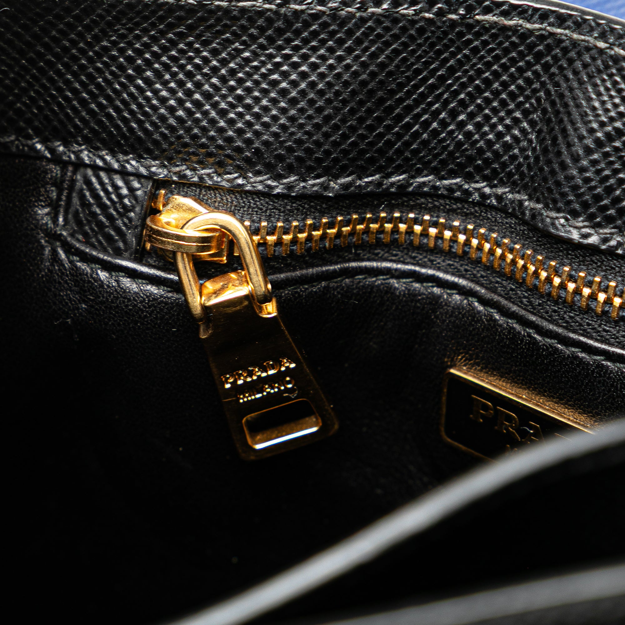 Bicolor Saffiano Cuir Flap Crossbody
