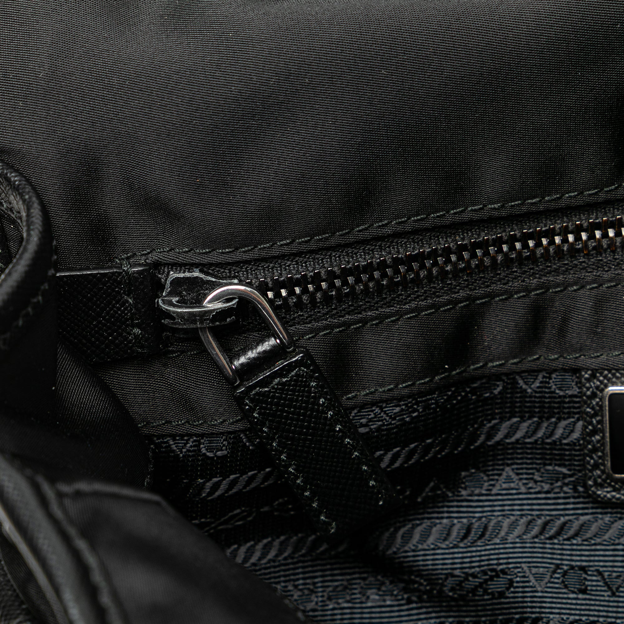 Tessuto Buckle Messenger Bag