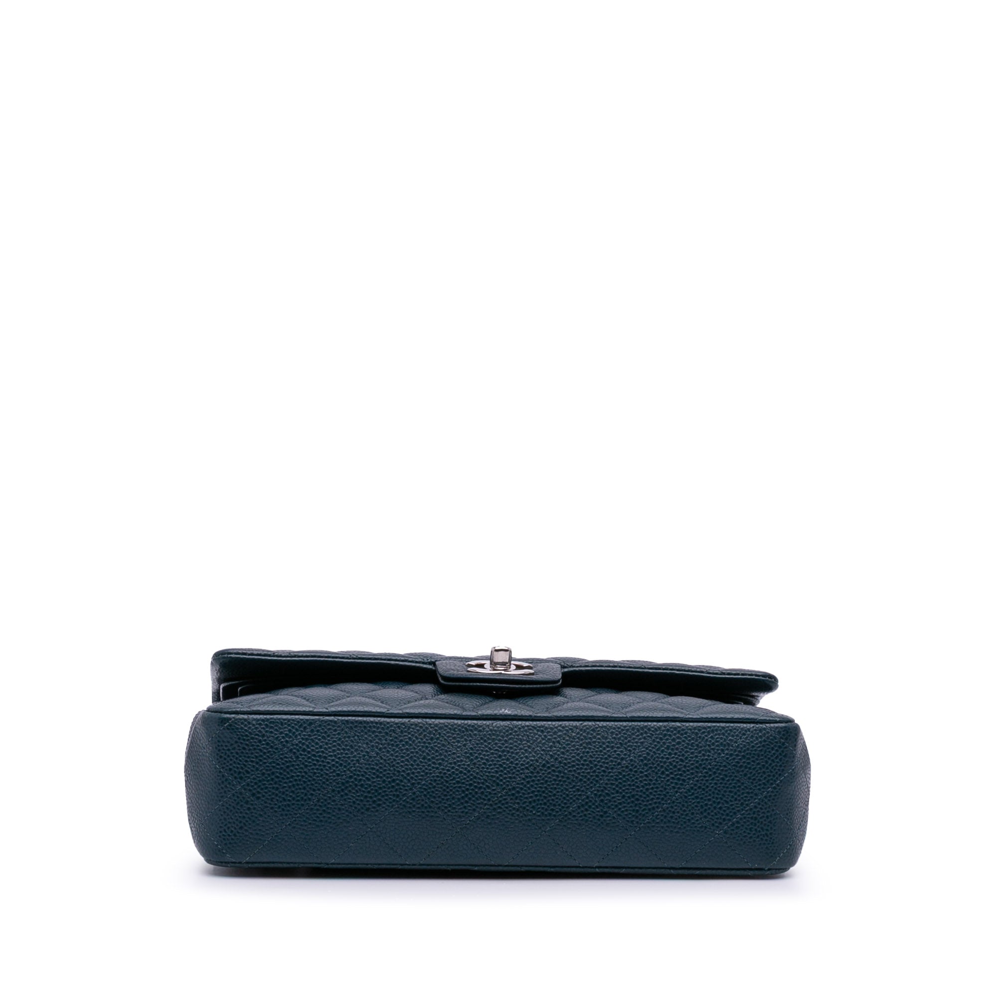 Medium Classic Caviar Double Flap