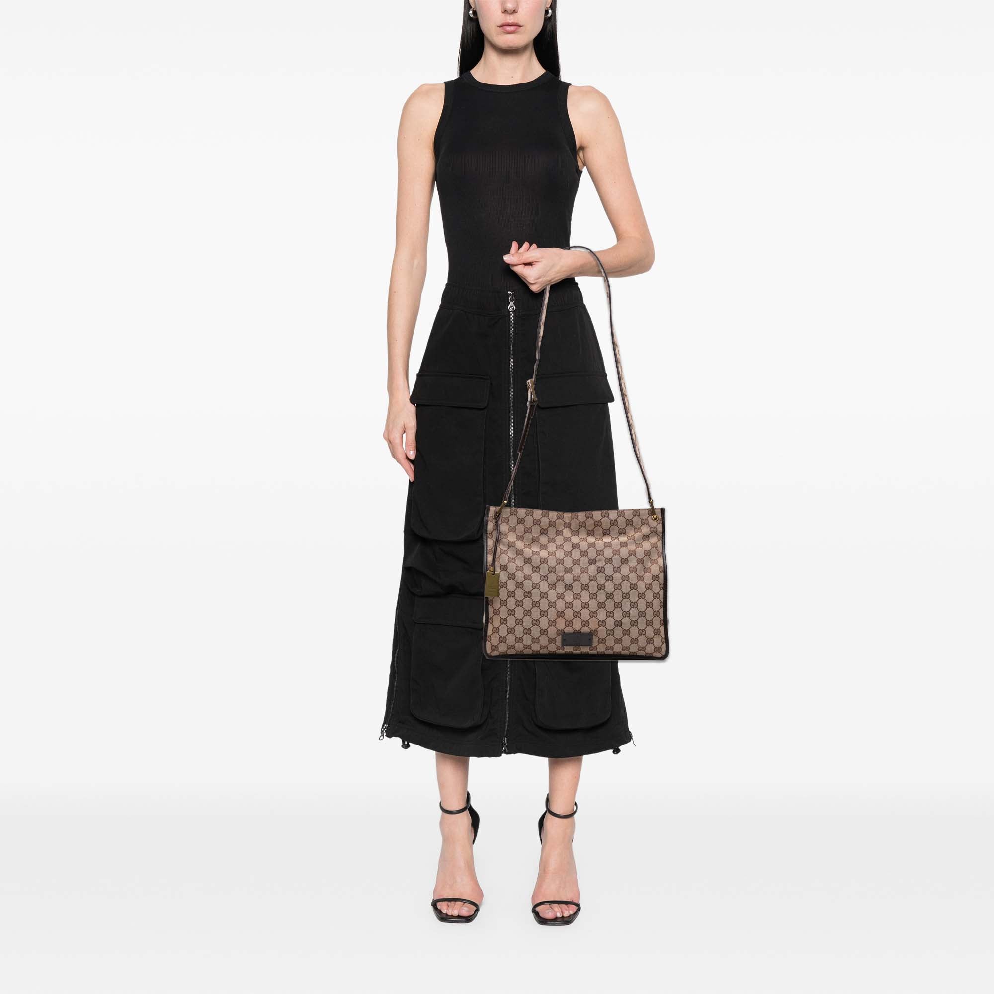 GG Canvas Messenger Bag 