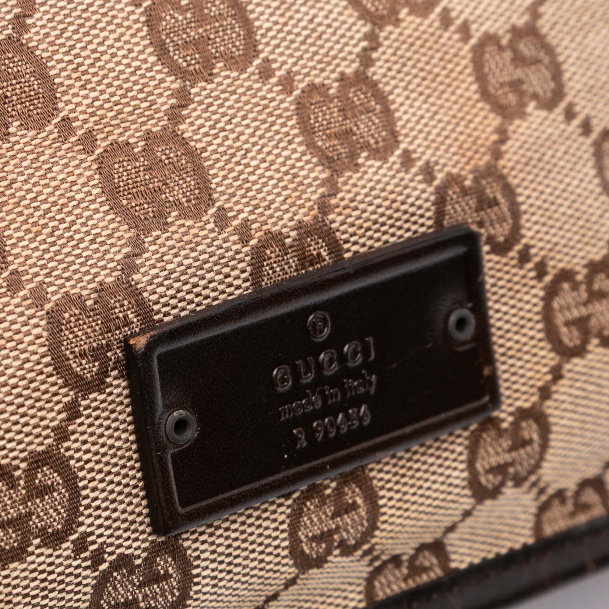 GG Canvas Messenger Bag 