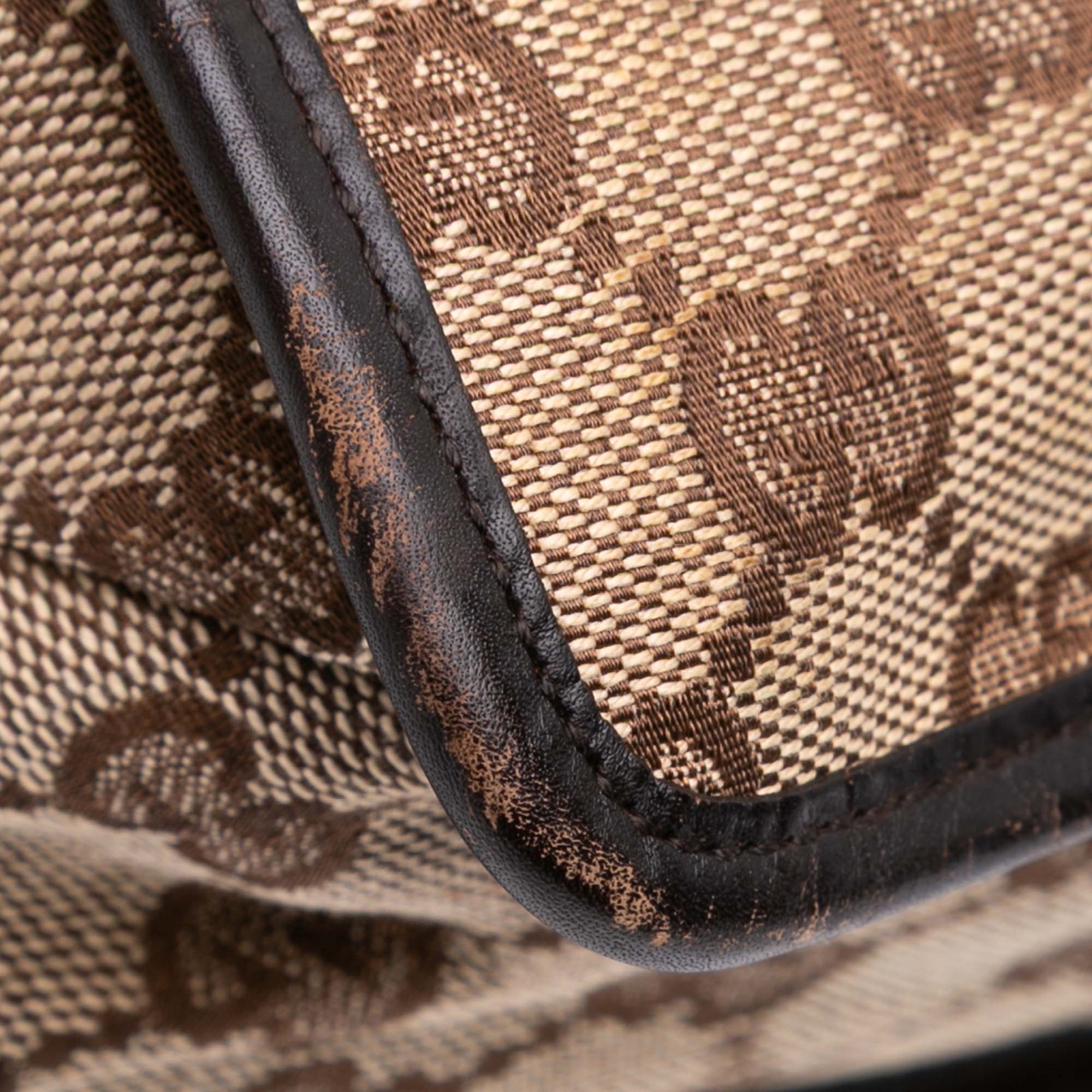 GG Canvas Messenger Bag 